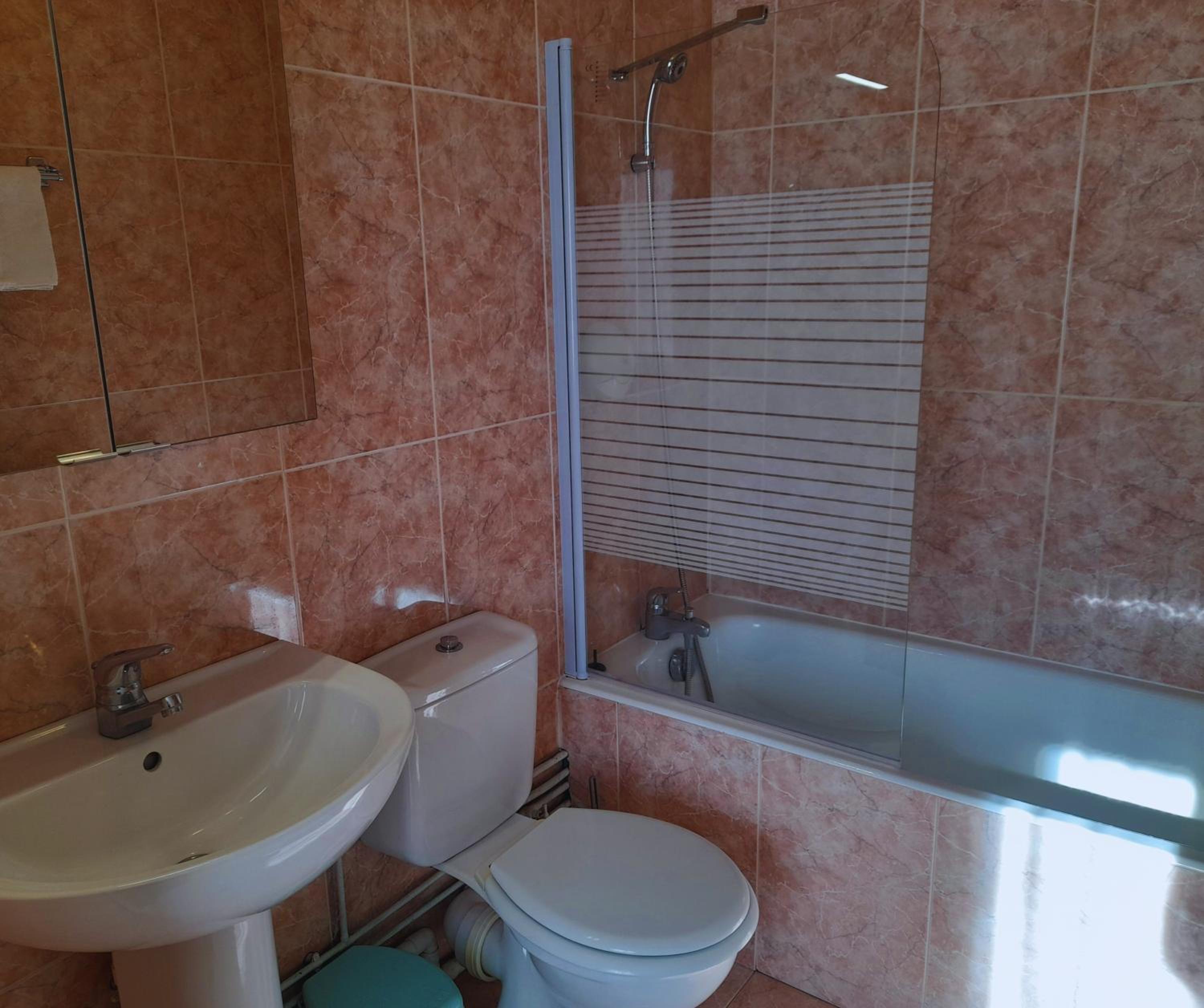 Double Room - Photo 5