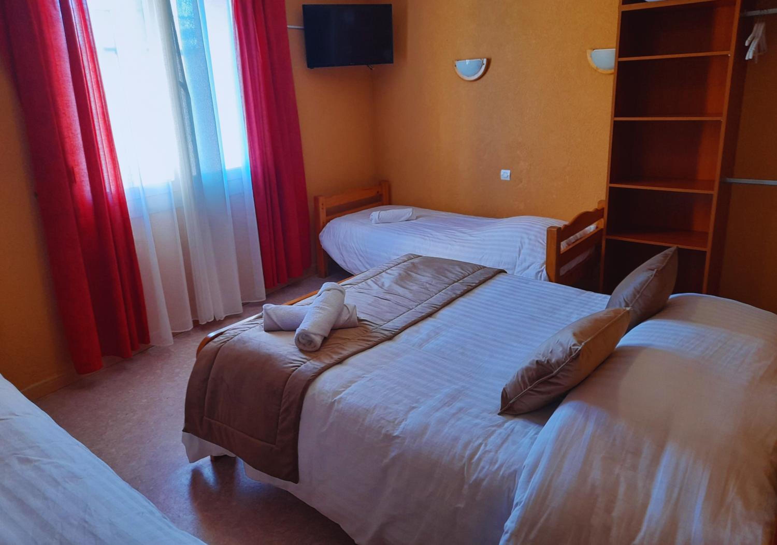 Quadruple Room - Photo 2