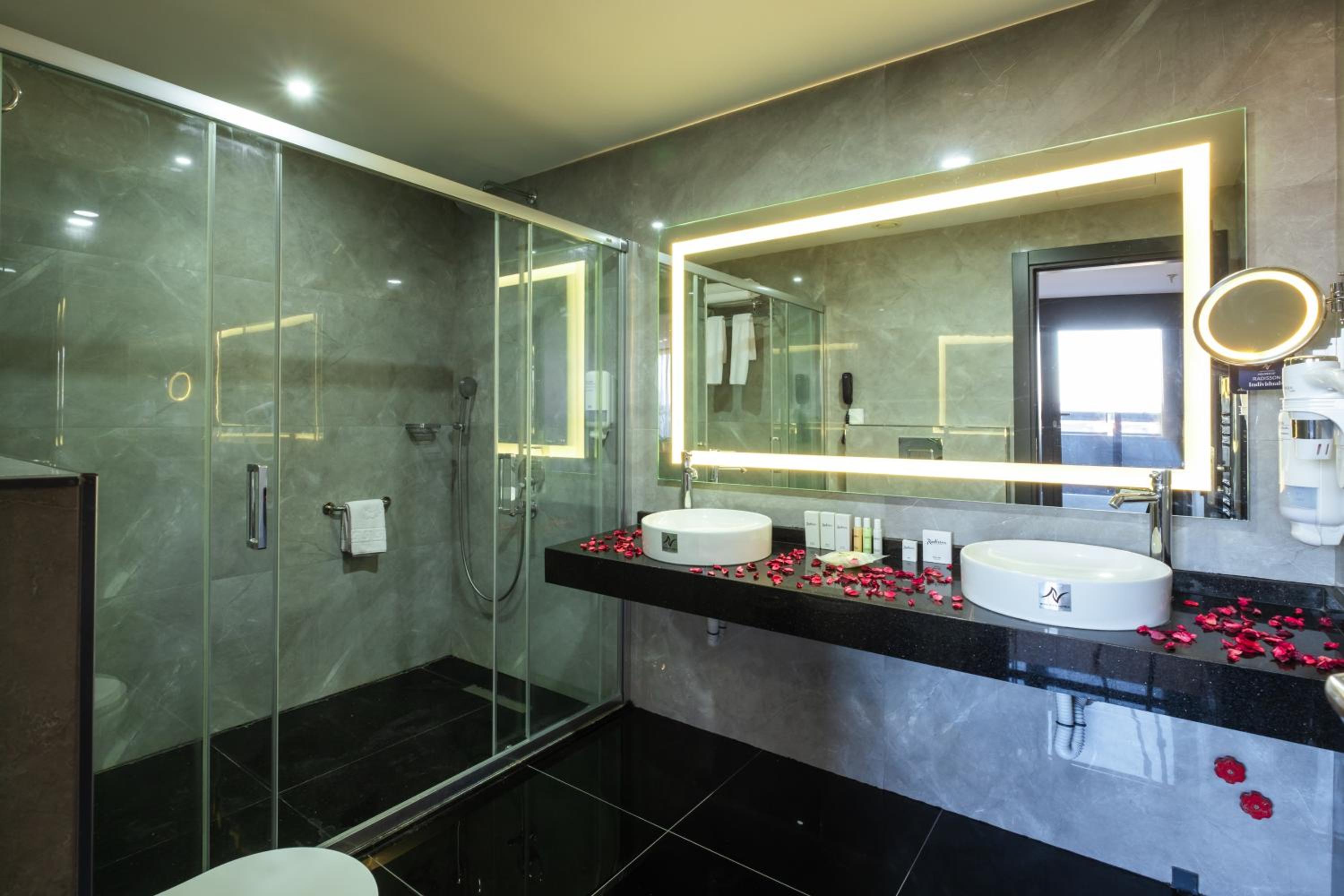 Junior Suite with Terrace - Photo 18