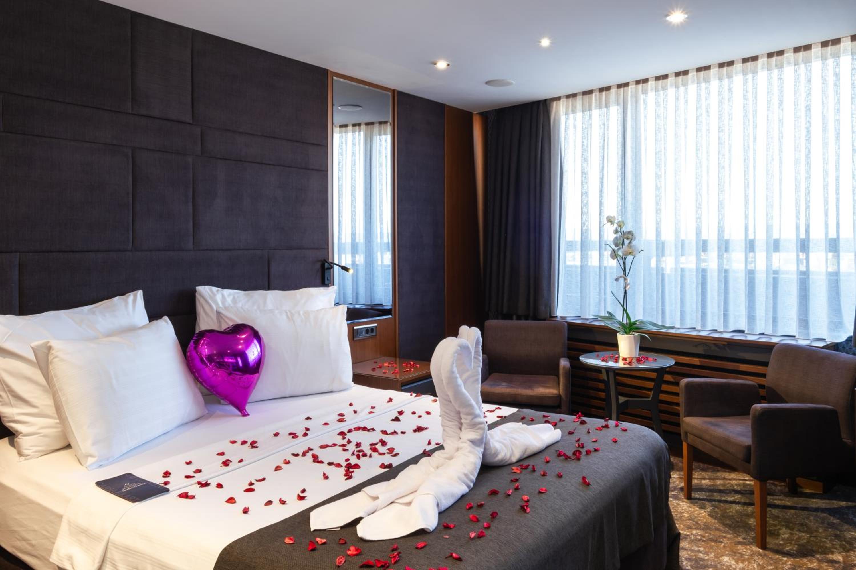 Junior Suite with Terrace - Photo 24