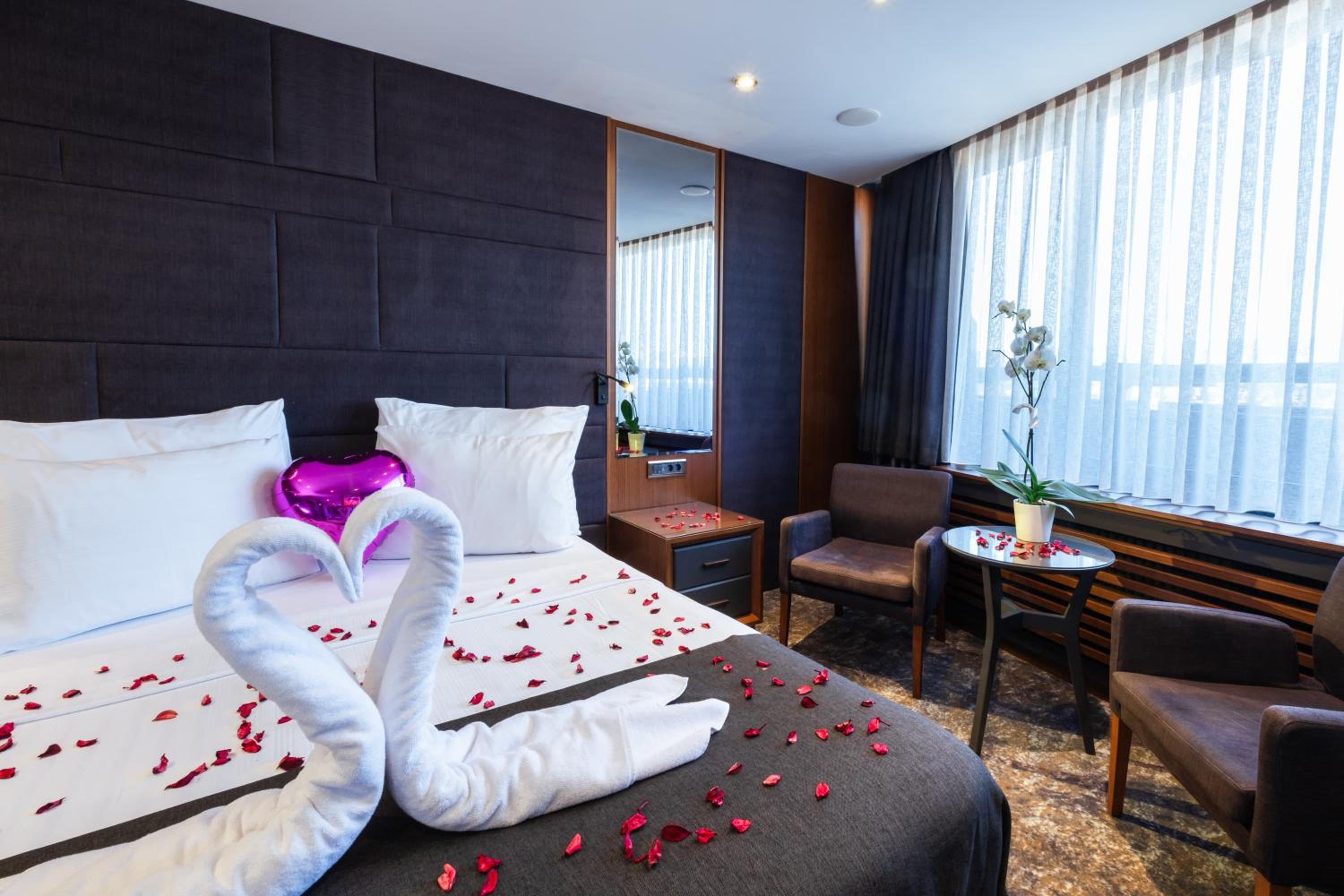 Junior Suite with Terrace - Photo 3