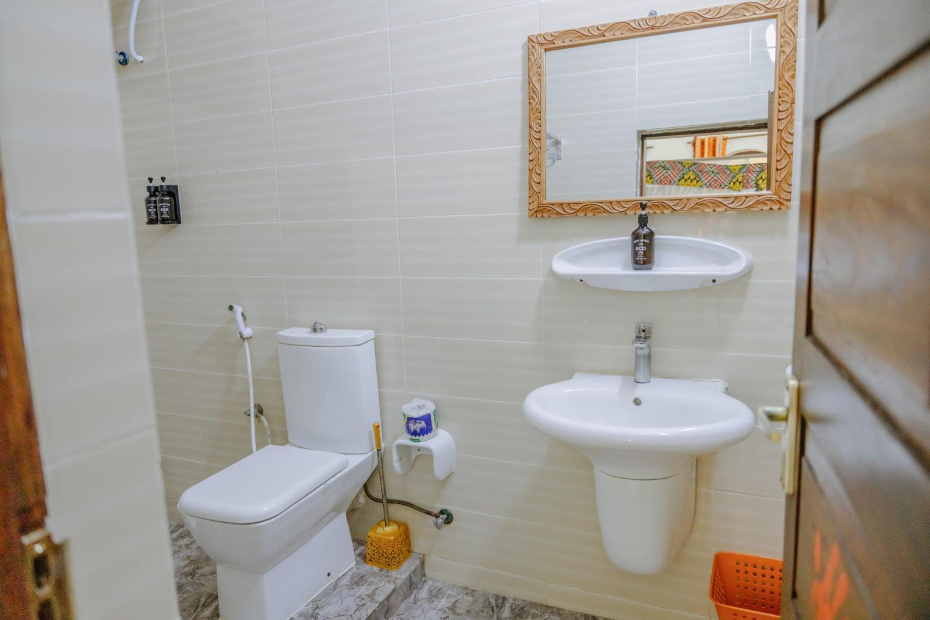 Deluxe Family Room - Photo 14