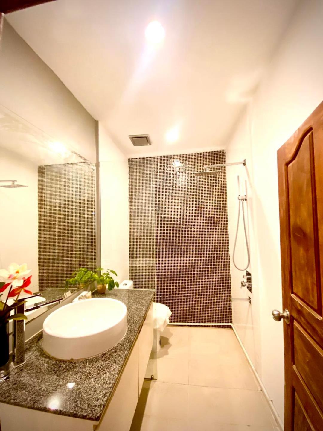 Two-Bedroom Apartment - Photo 5