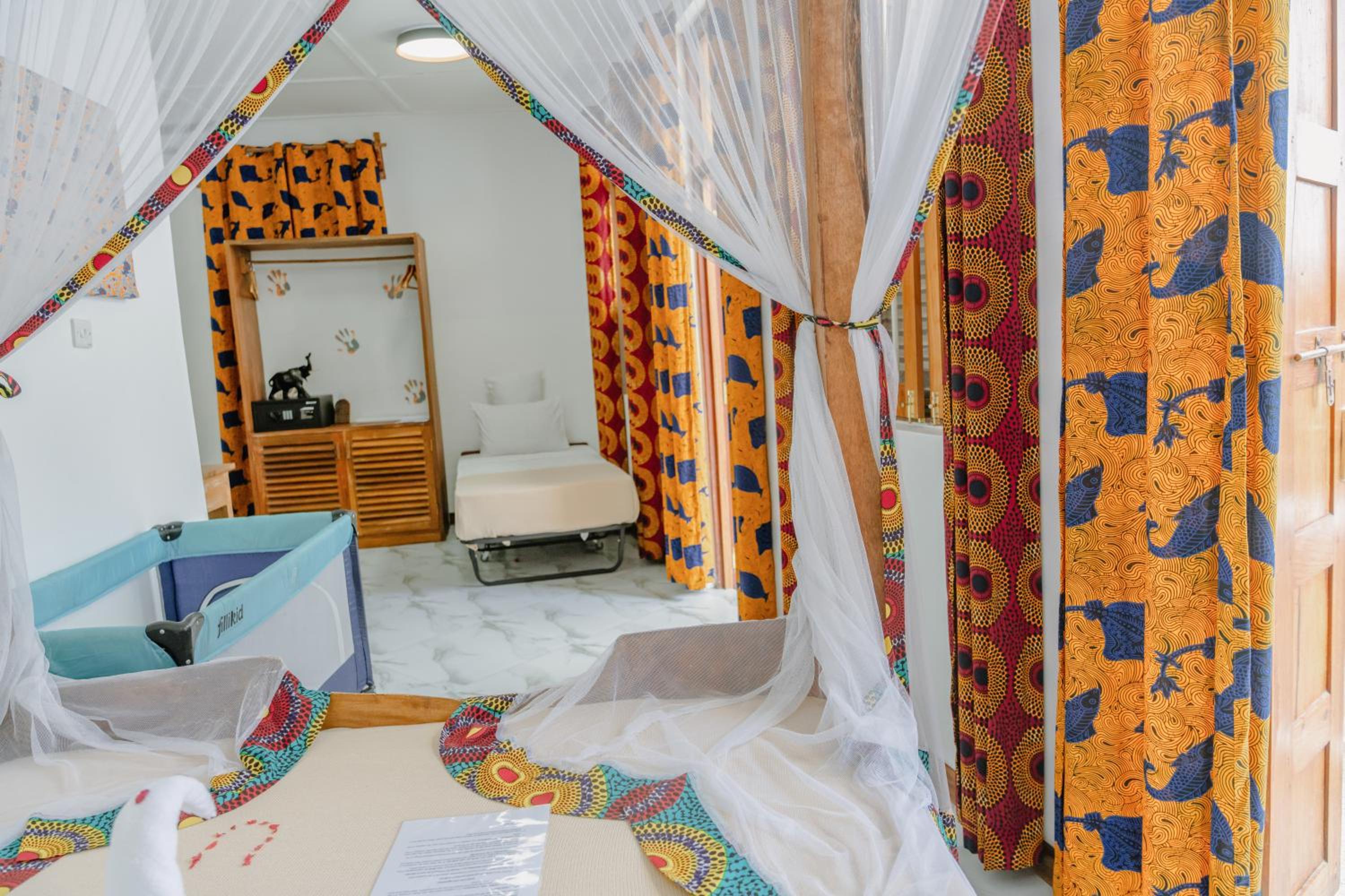 Deluxe Double Room - Photo 11