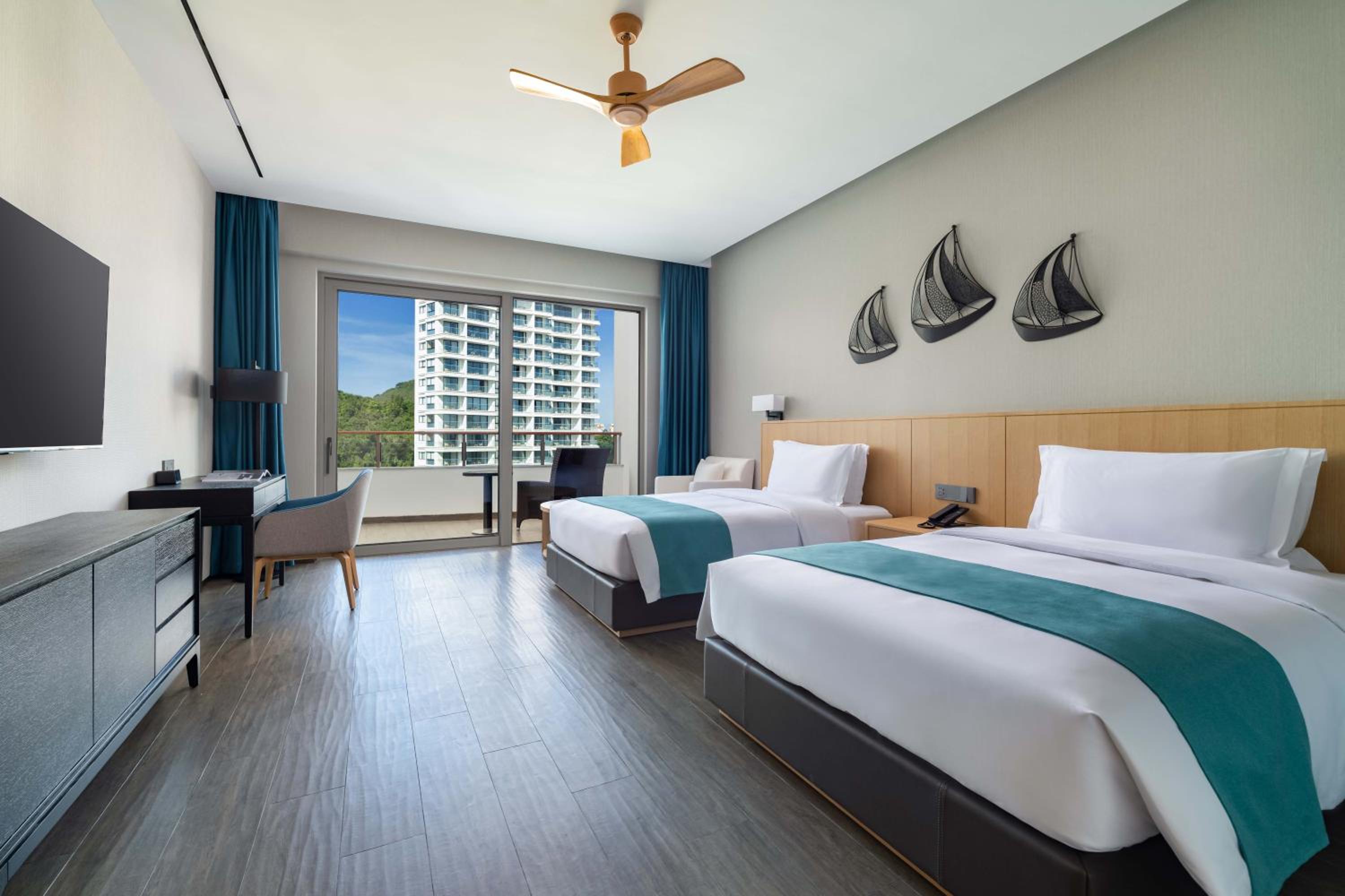 Deluxe Garden View Twin Room