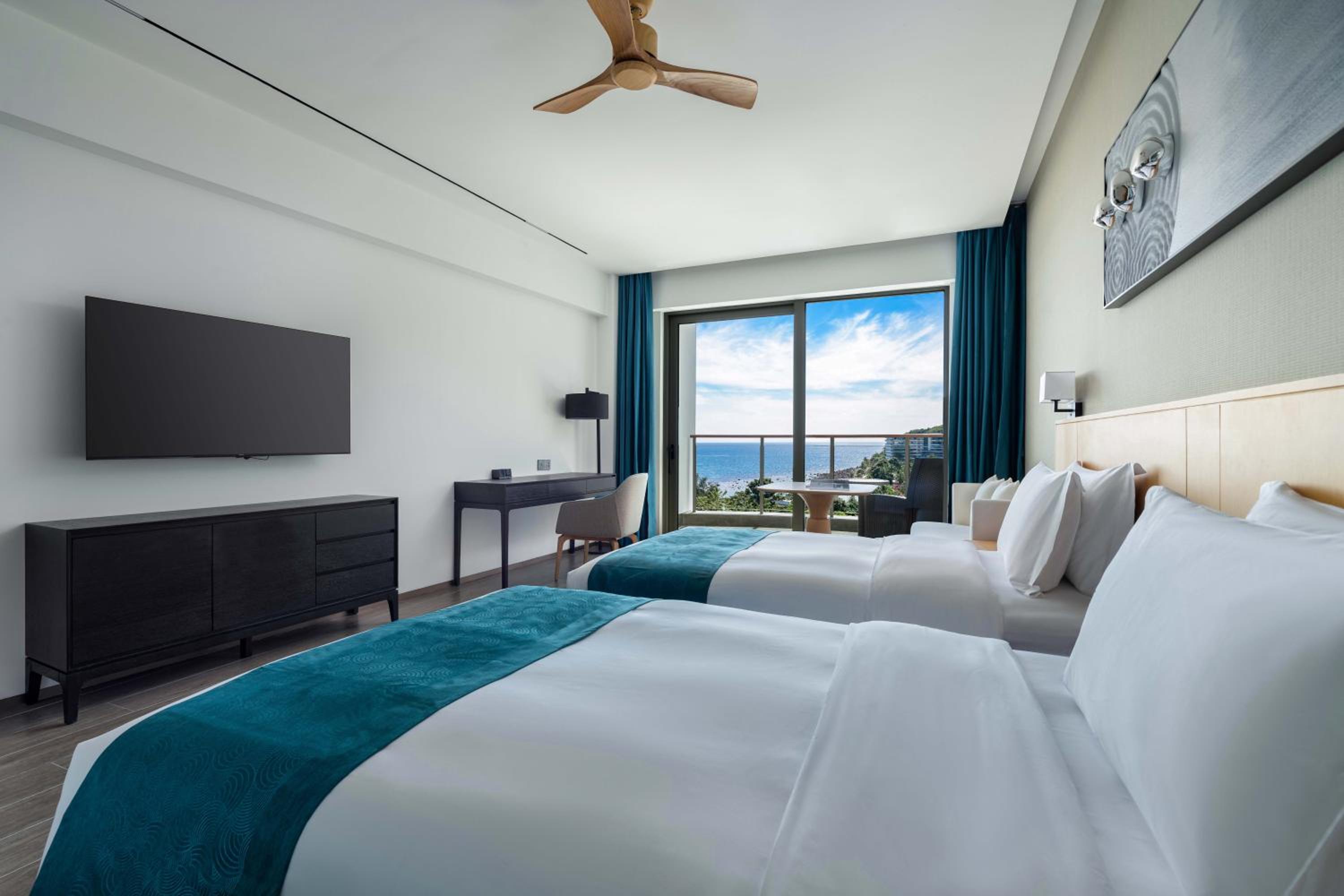 Deluxe Sea View Twin Room