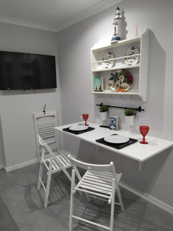 Apartment with Balcony - Photo 27