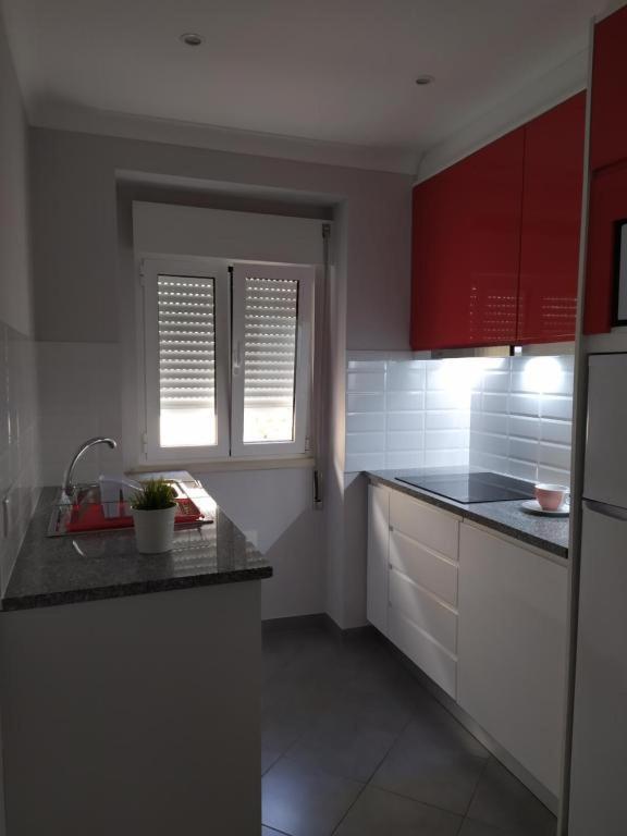 Apartment with Balcony - Photo 2