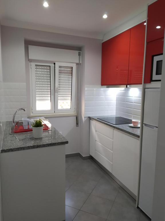 Apartment with Balcony - Photo 33