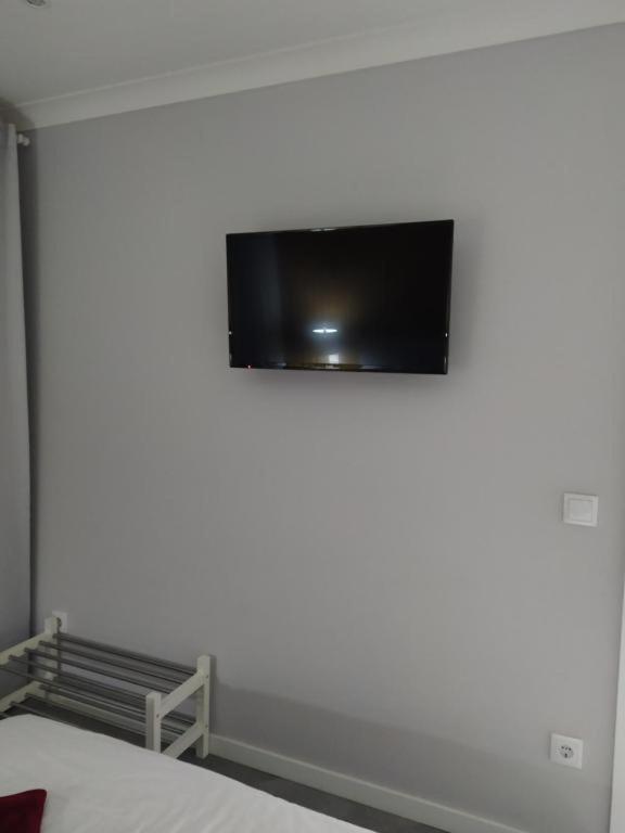 Apartment with Balcony - Photo 20