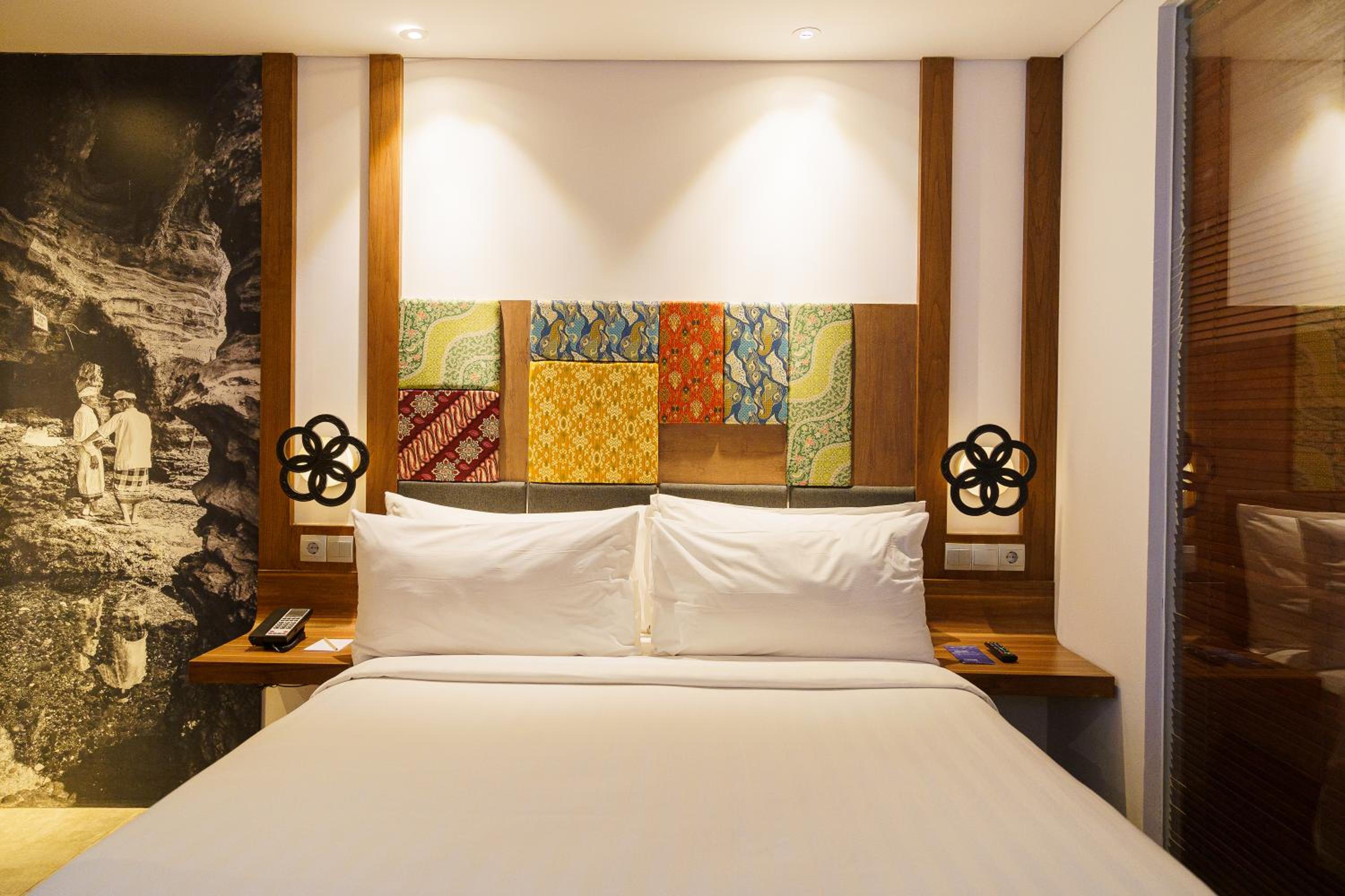 Junior King Suite with Balcony  photo 1