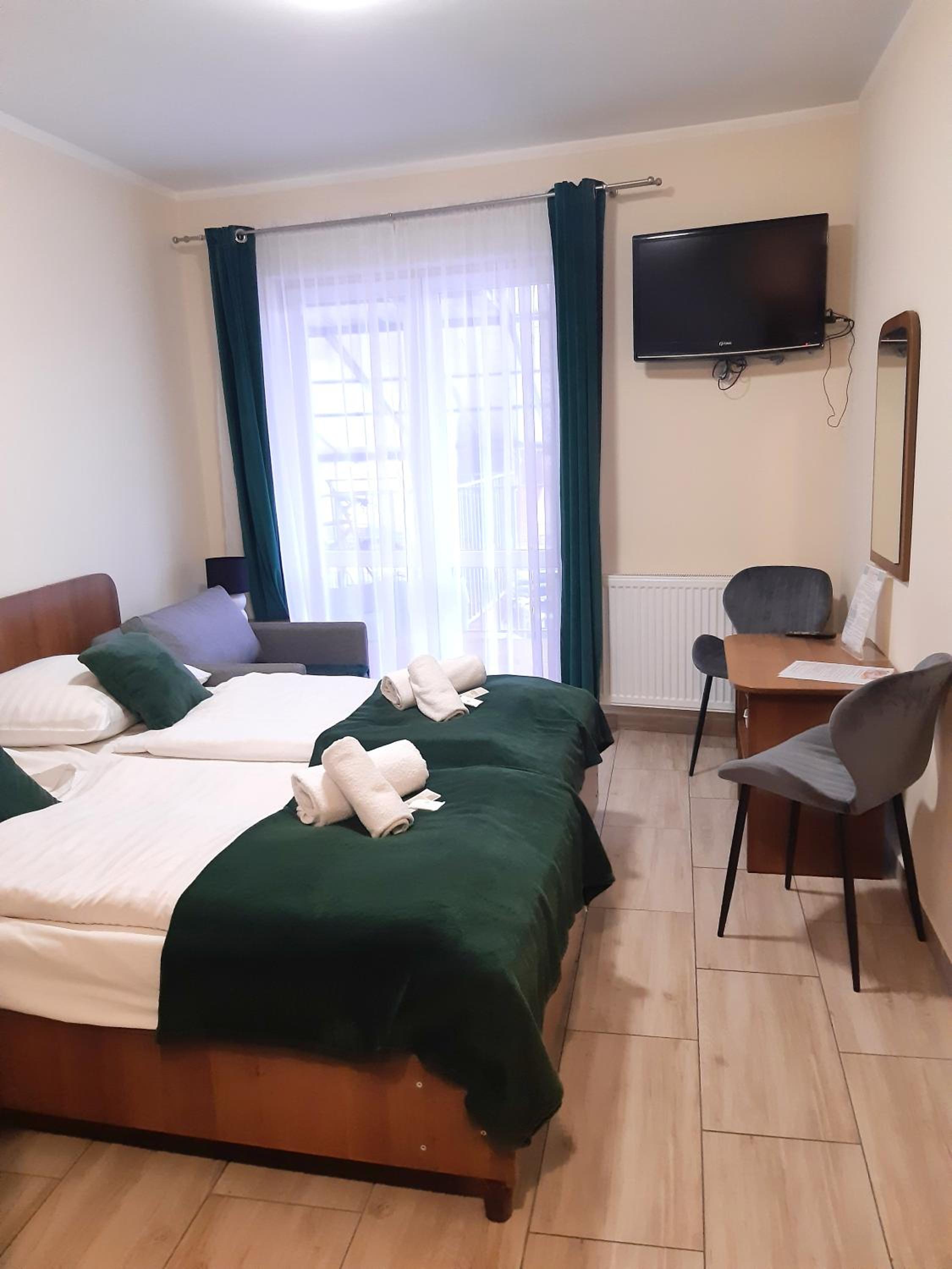 Triple Room with Balcony - Photo 3