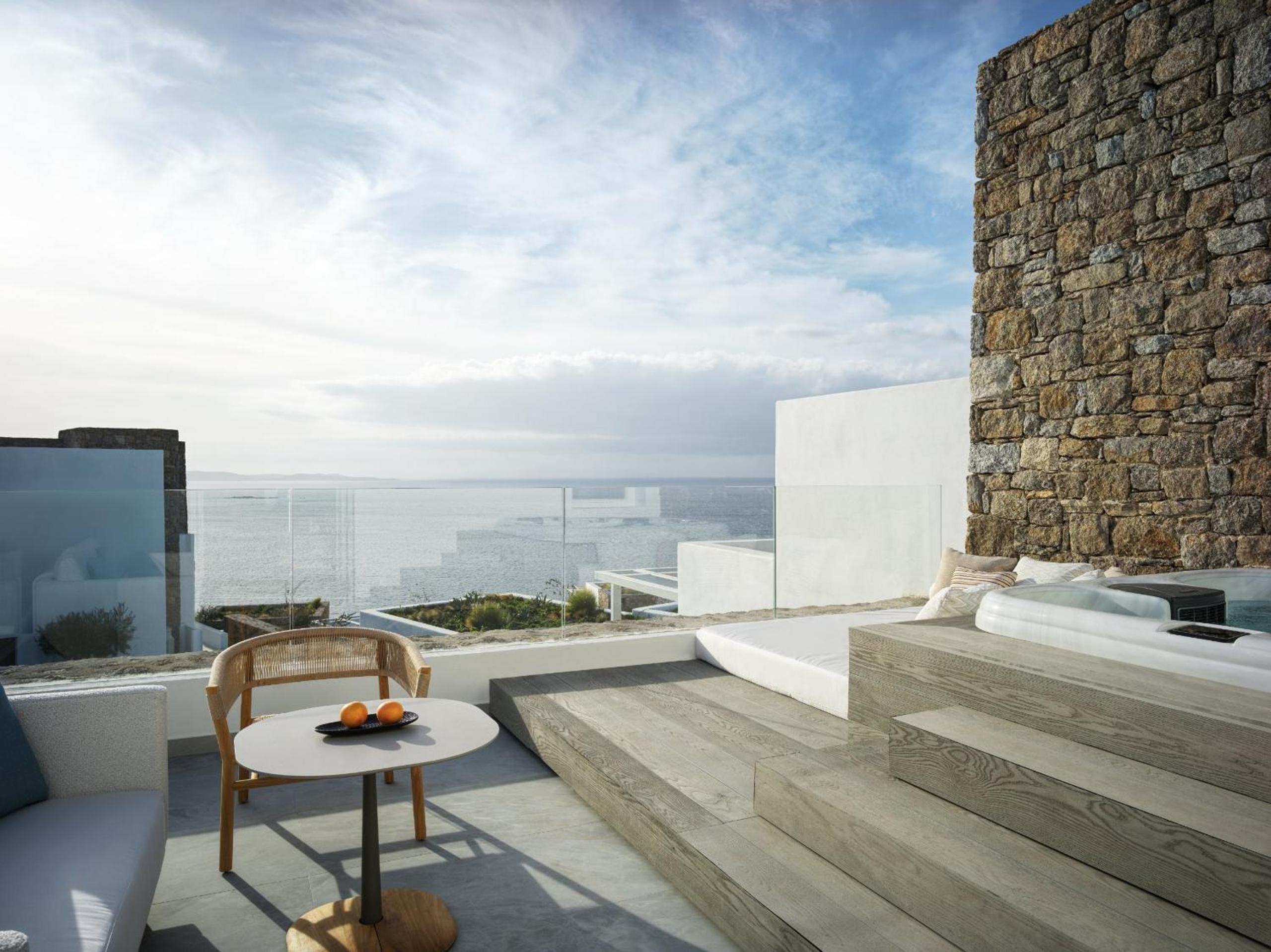 DELTA Room with Outdoor Hot Tub & Sea View - Photo 2