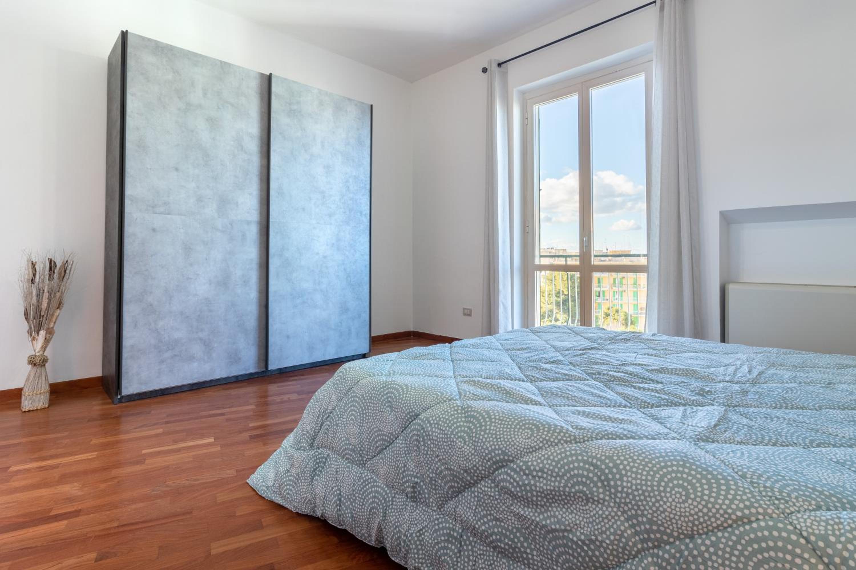 Two-Bedroom Deluxe Apartment with Balcony photo 3