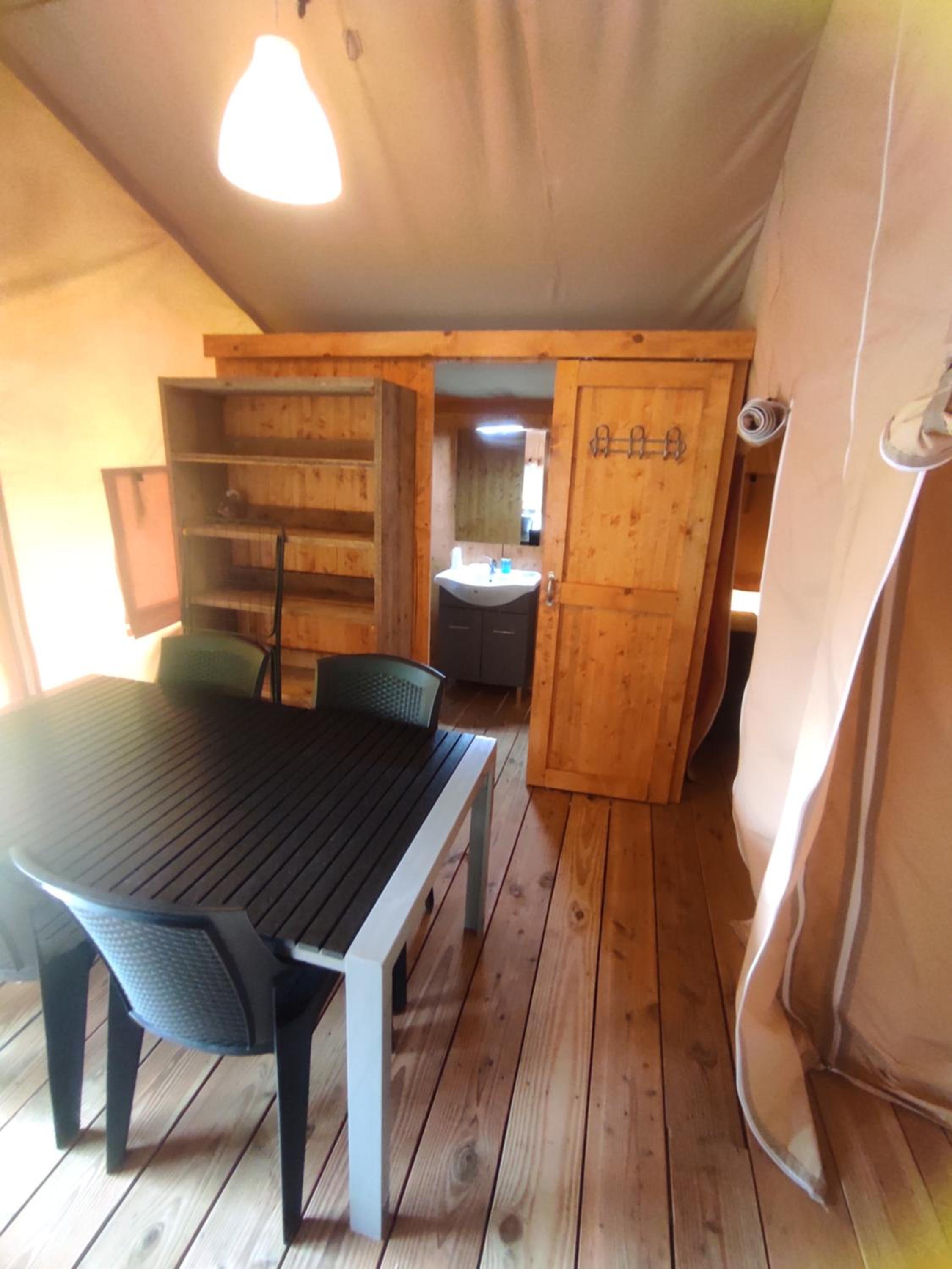Safari Tent Voda