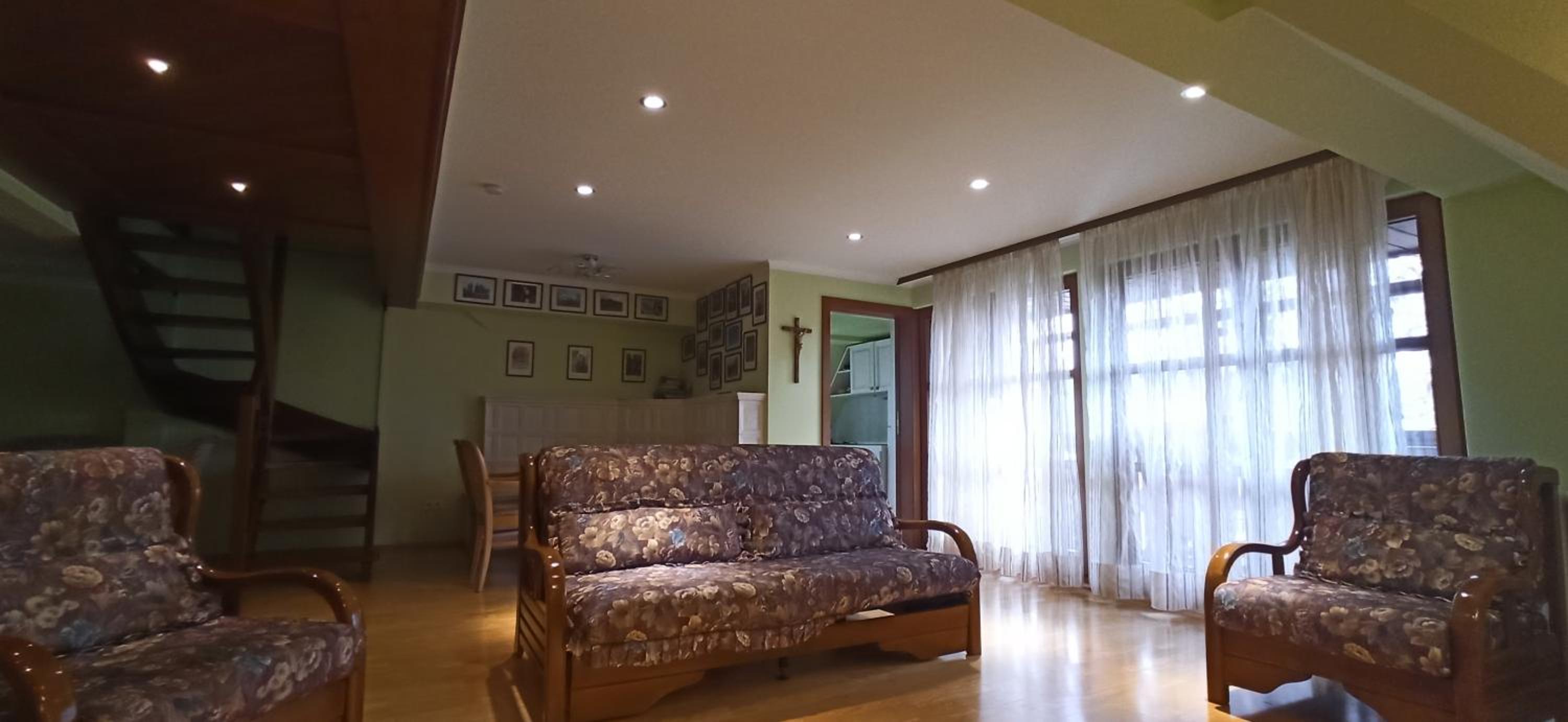 Apartment with Balcony photo 3