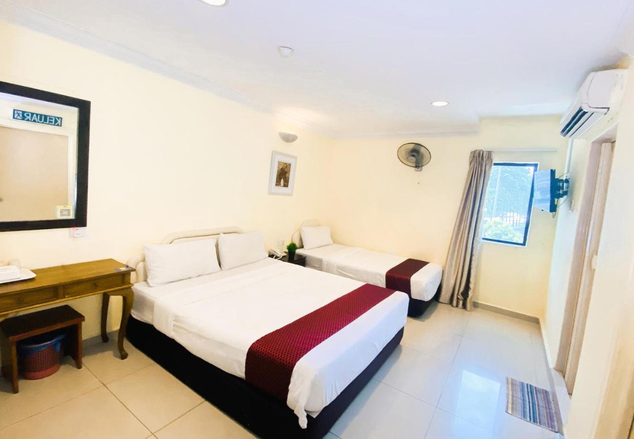 Deluxe Triple Room photo 2
