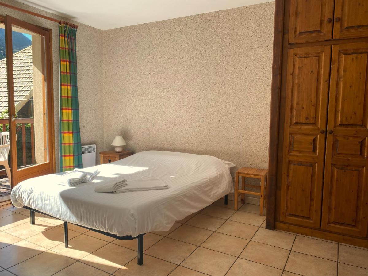 Studio Apartment photo 1