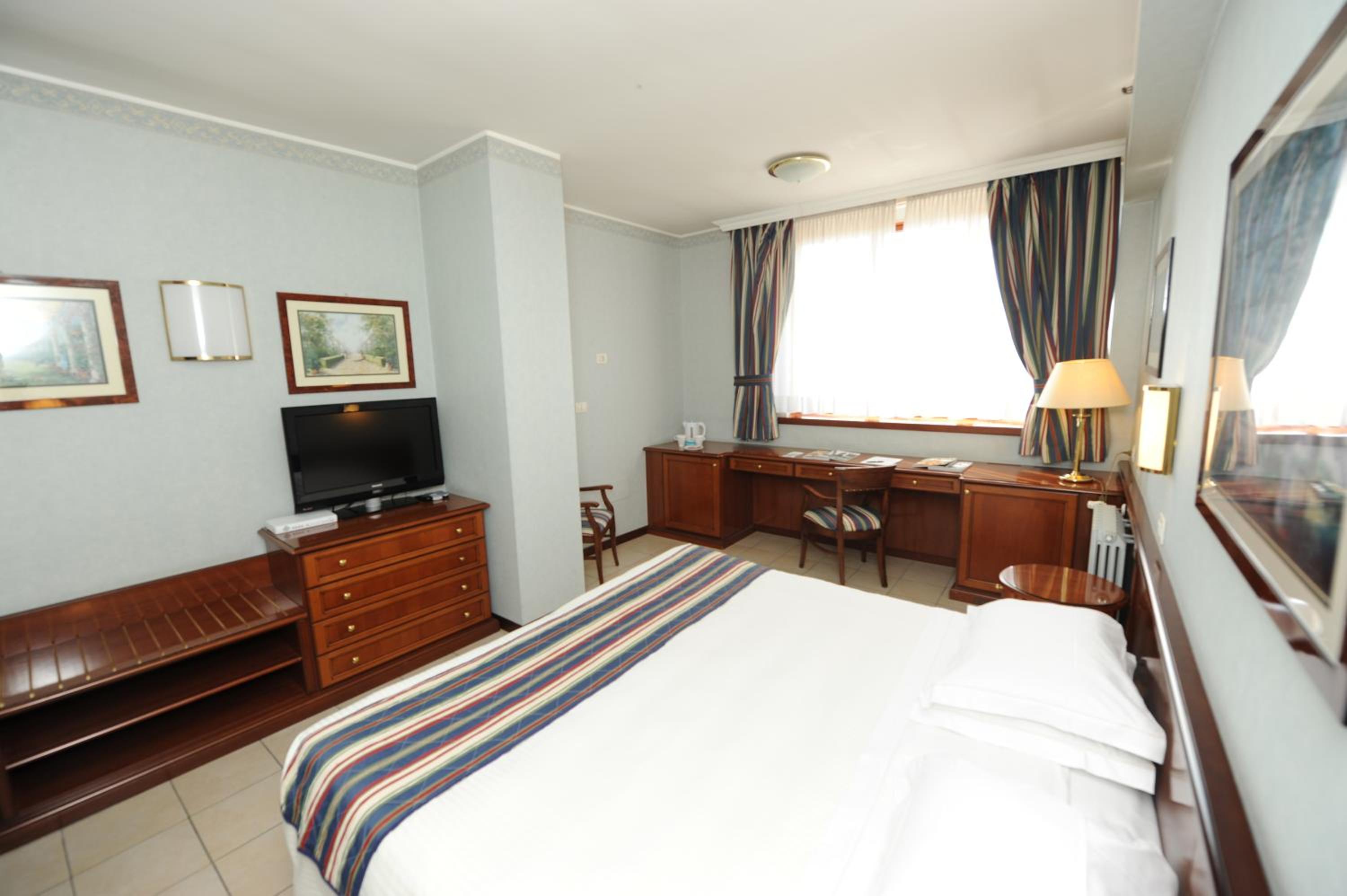 Superior Double or Twin Room photo 3