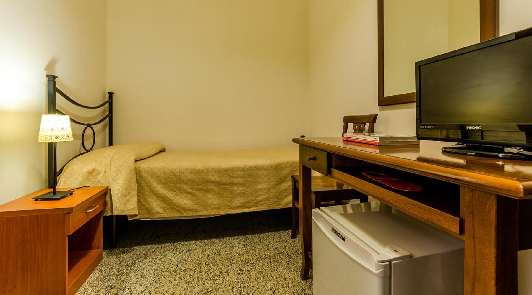 Single Room photo 2
