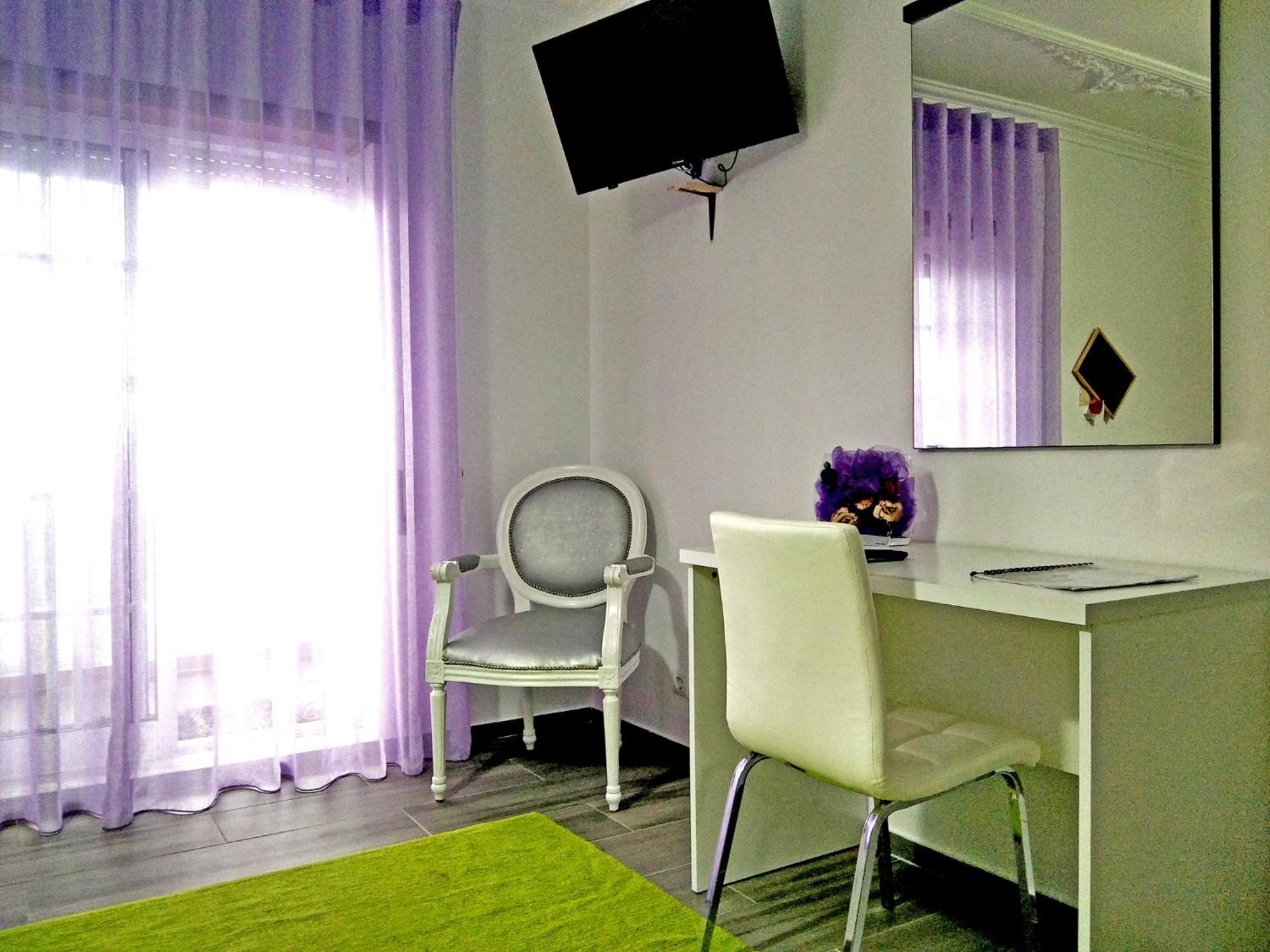 Double Room with Private Bathroom photo 1