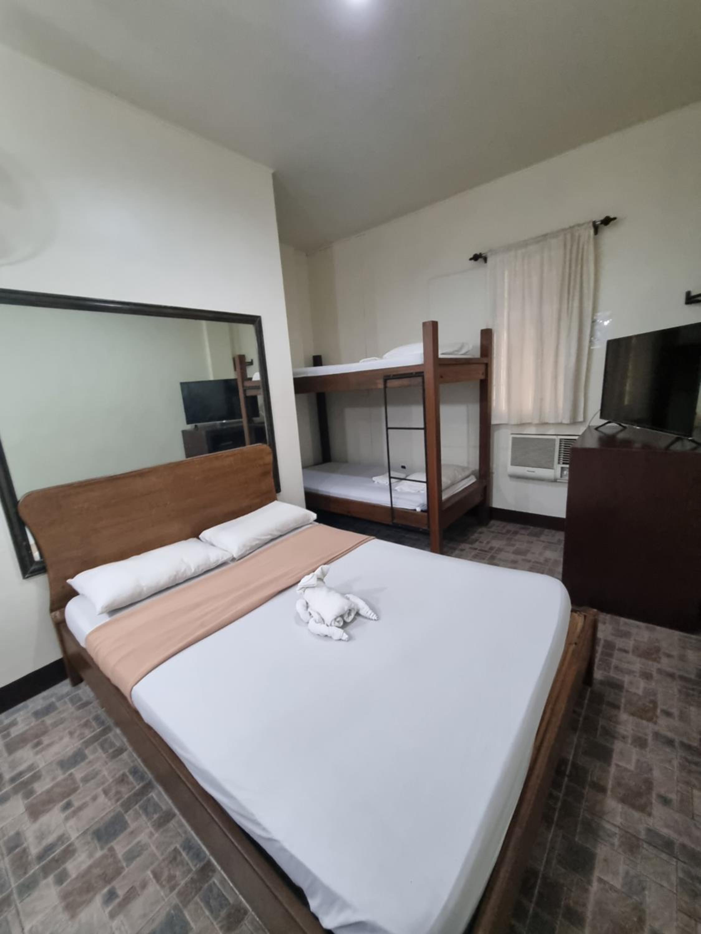4-Bed Mixed Dormitory Room