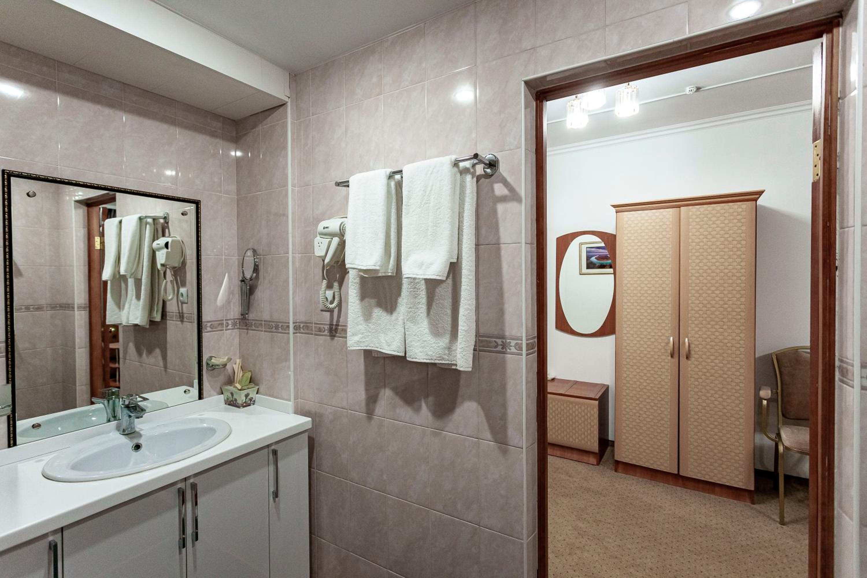 Deluxe Double Room - Photo 5