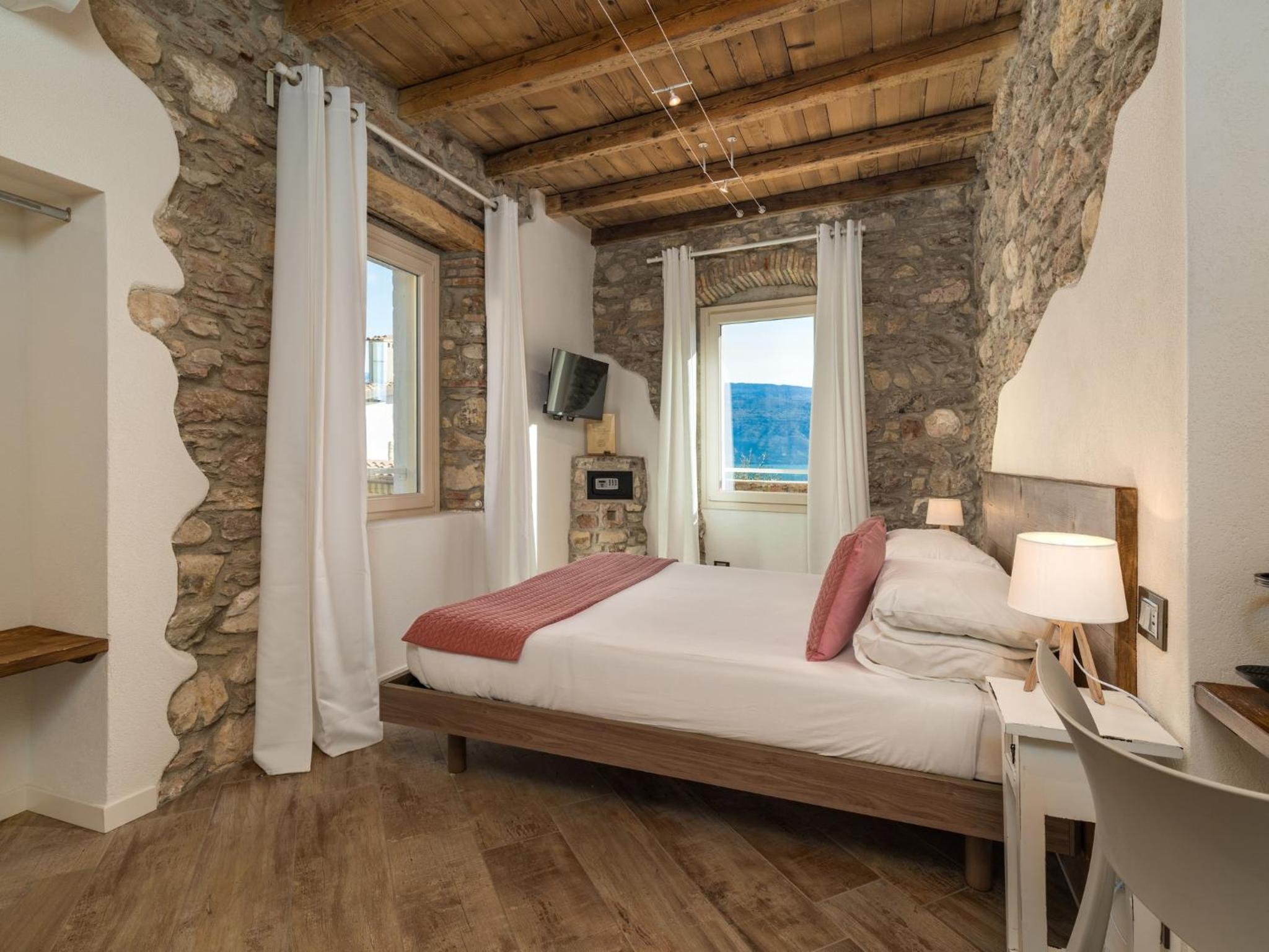 Double Room with Lake View