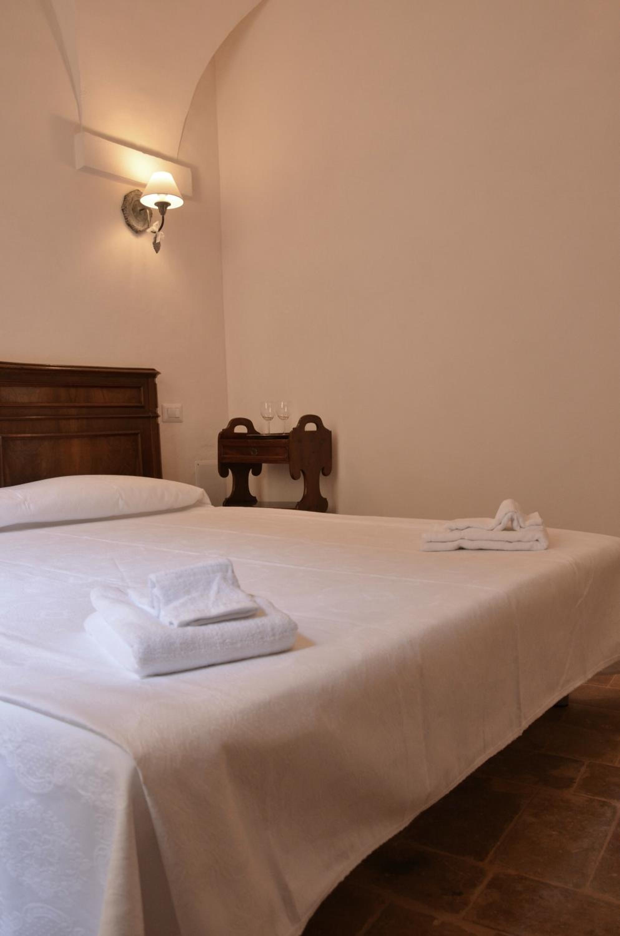 Economy Double Room photo 2