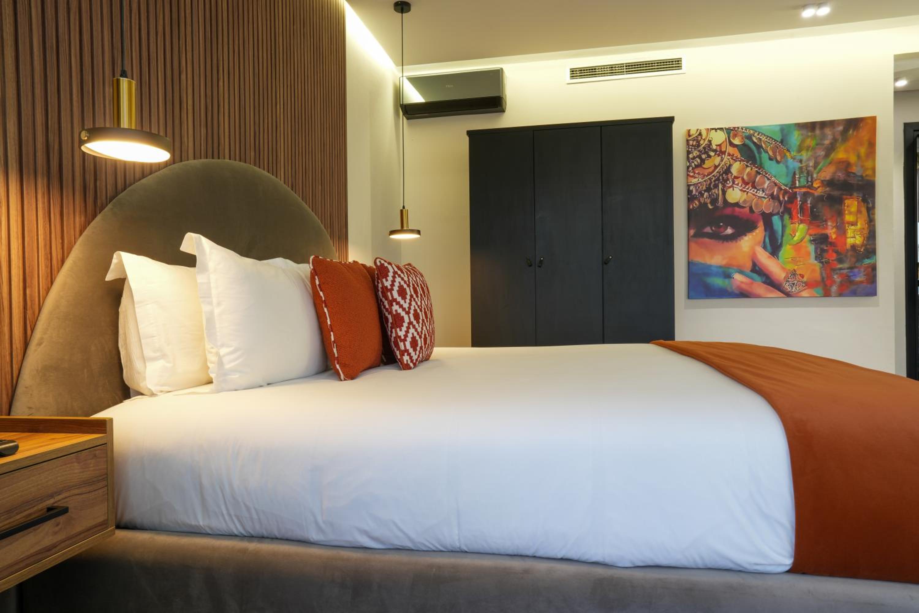 Deluxe Suite - Photo 3