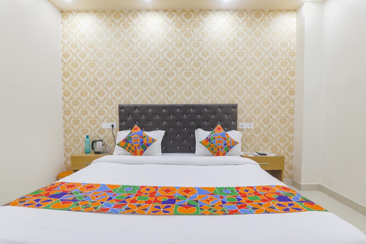 Deluxe Room - Photo 2
