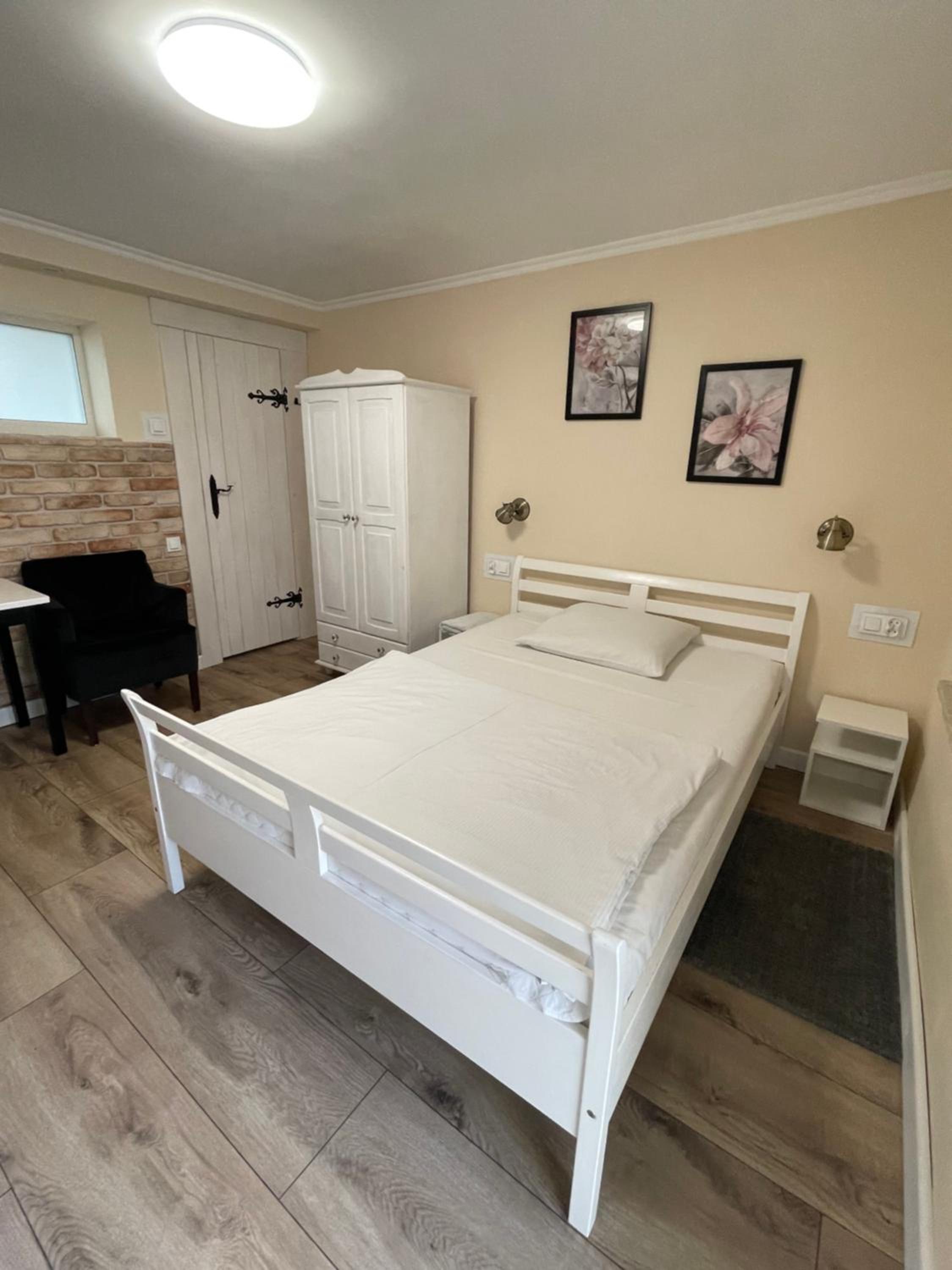 Double Room with Private Bathroom photo 2