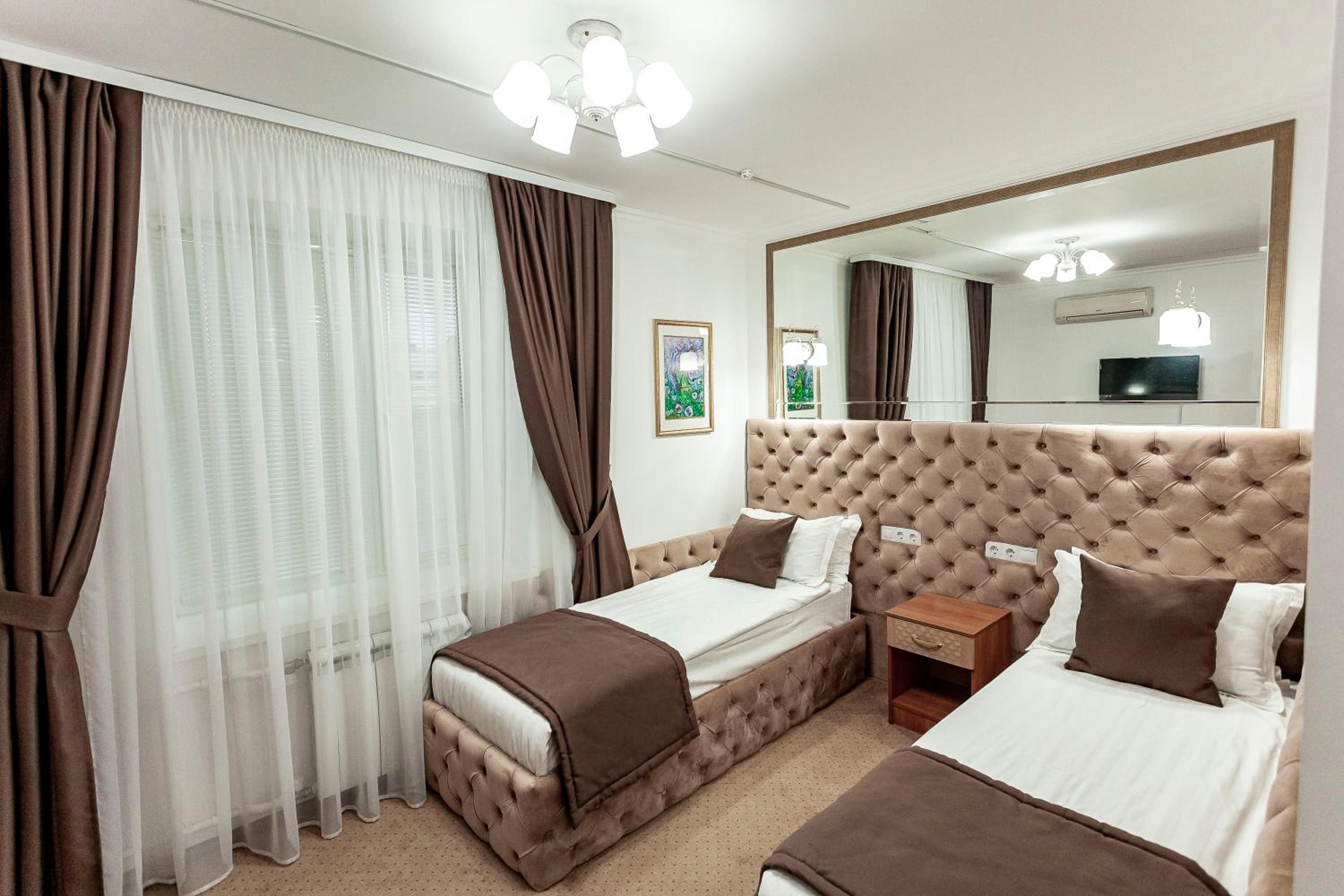 Twin Room - Photo 1