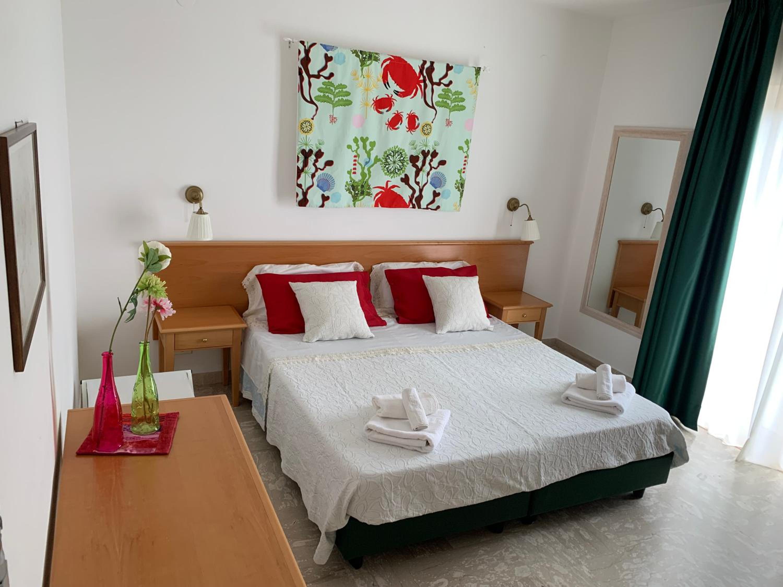 One-Bedroom Apartment and Sea View