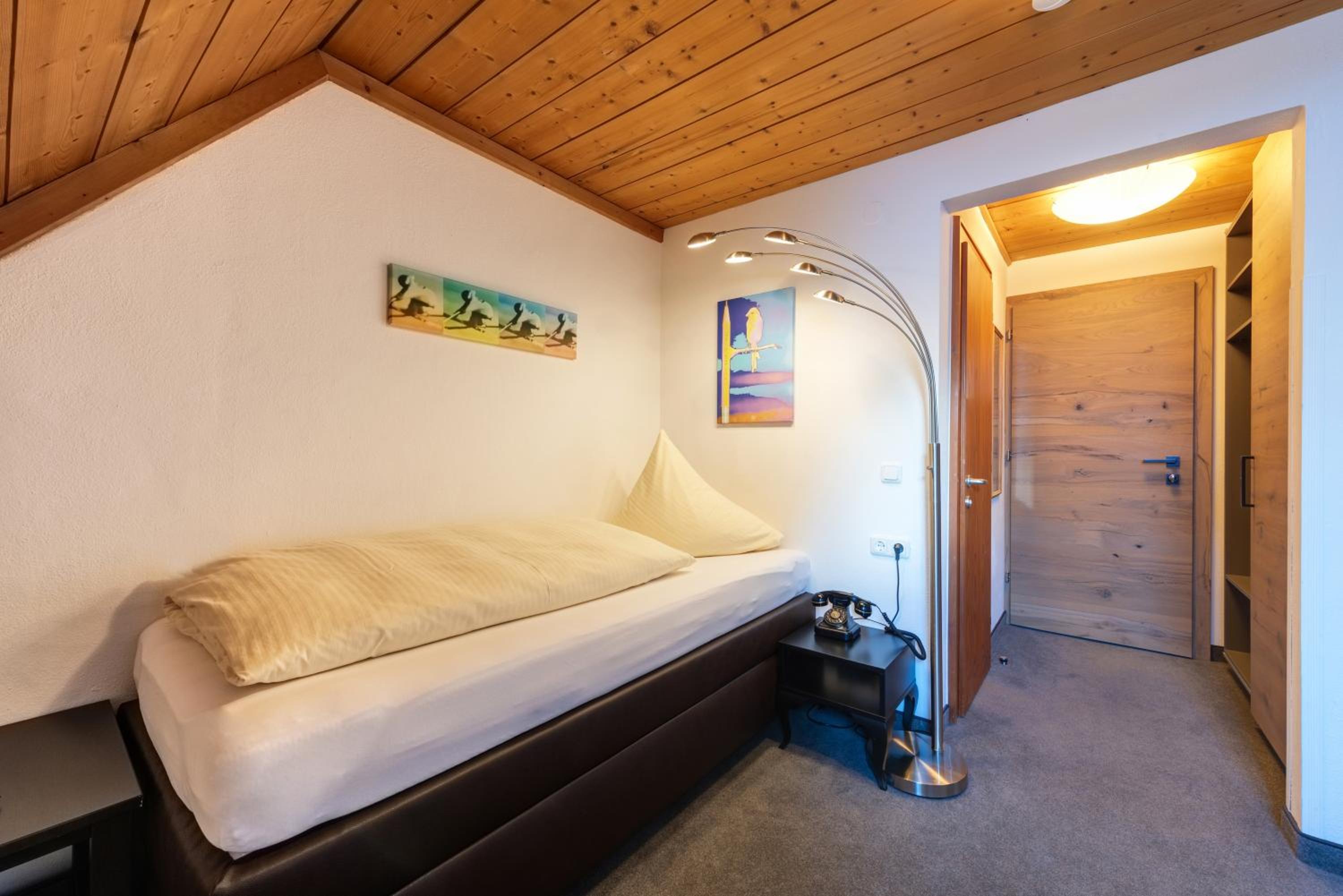 Single Room photo 3