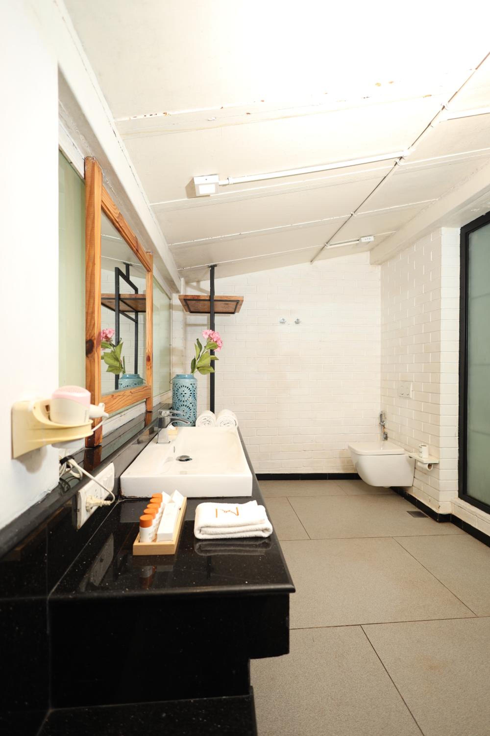 Standard Double Room - Photo 6