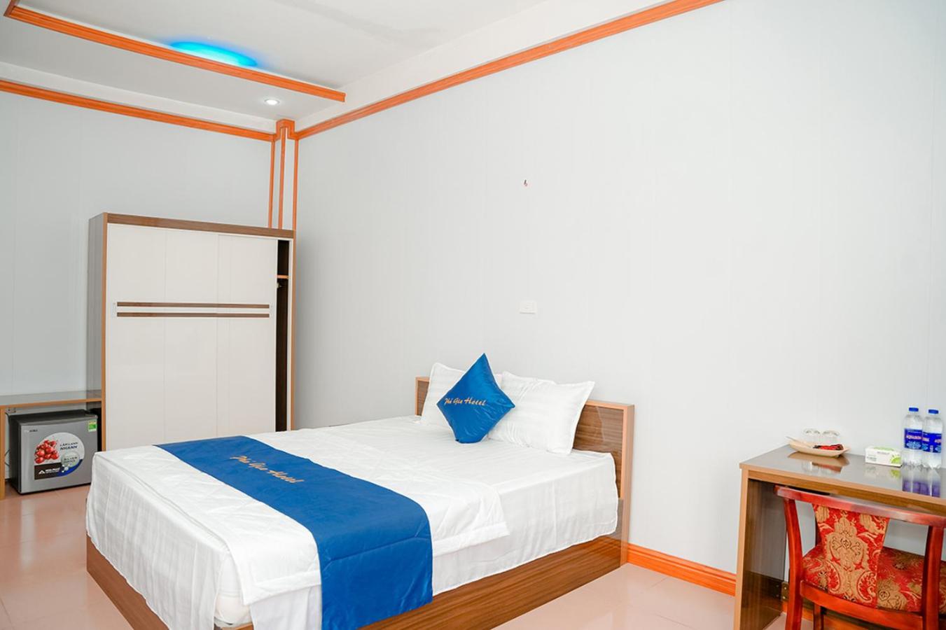 Standard King Room photo 3