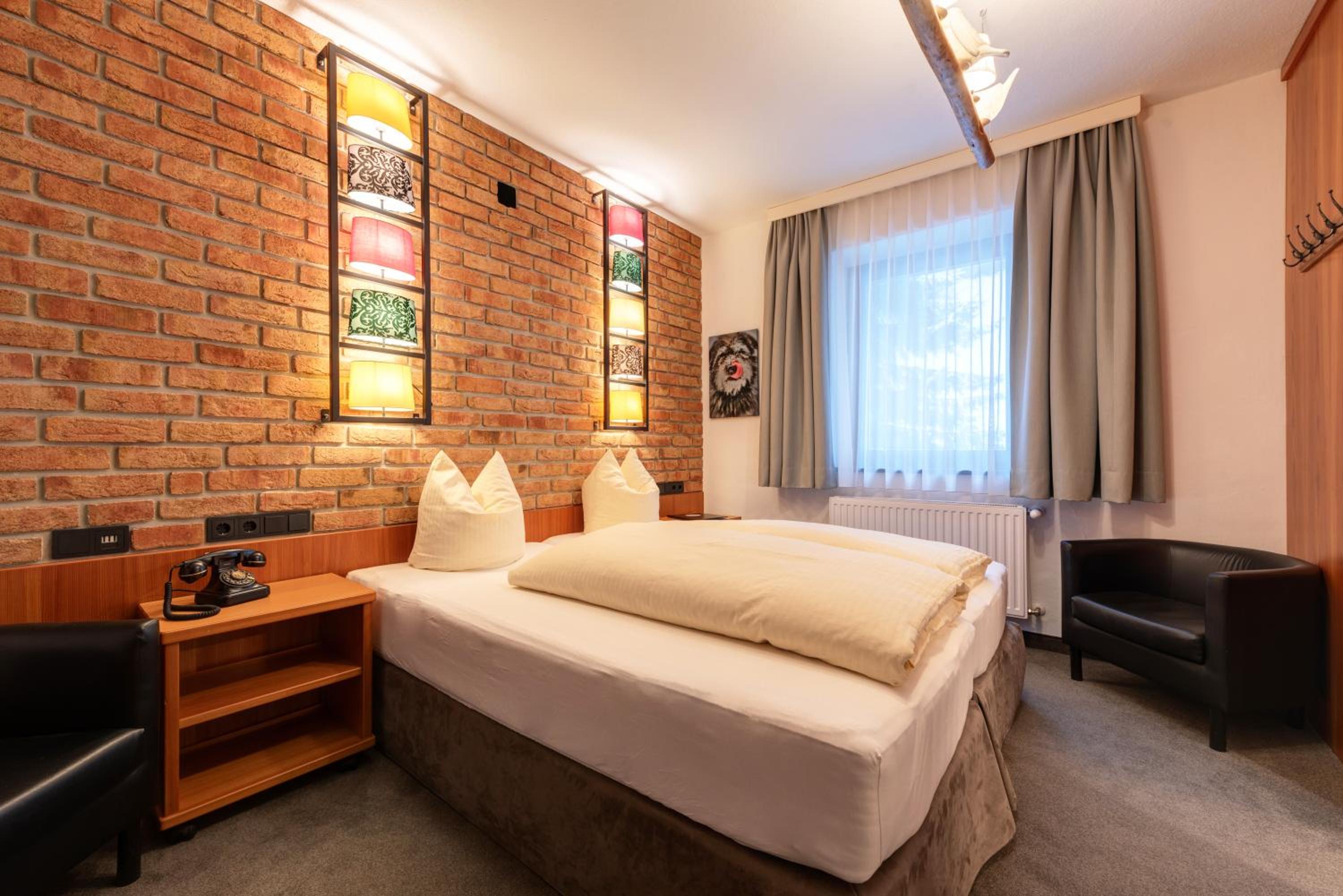 Small Double or Twin Room photo 1