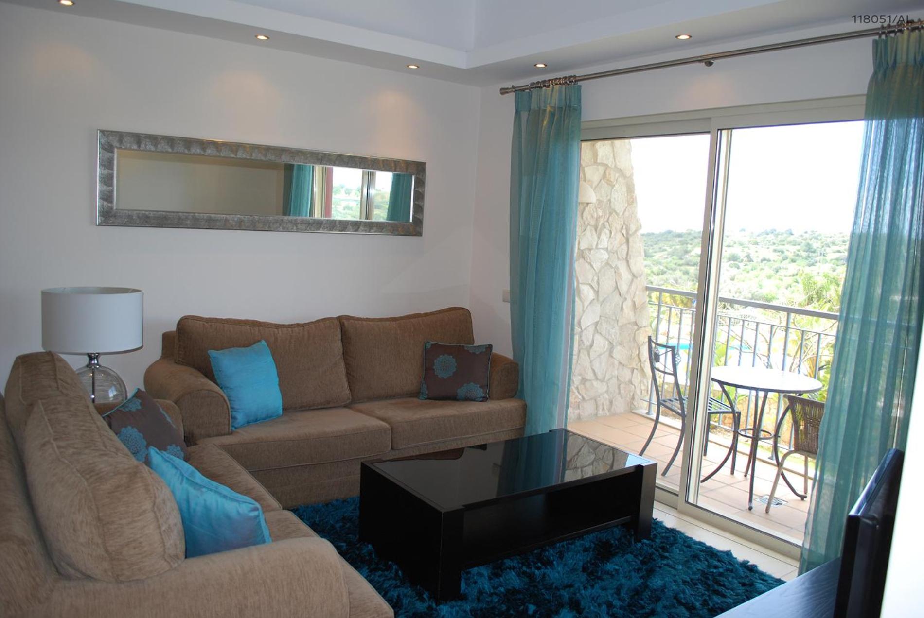 One-Bedroom Apartment - 293d