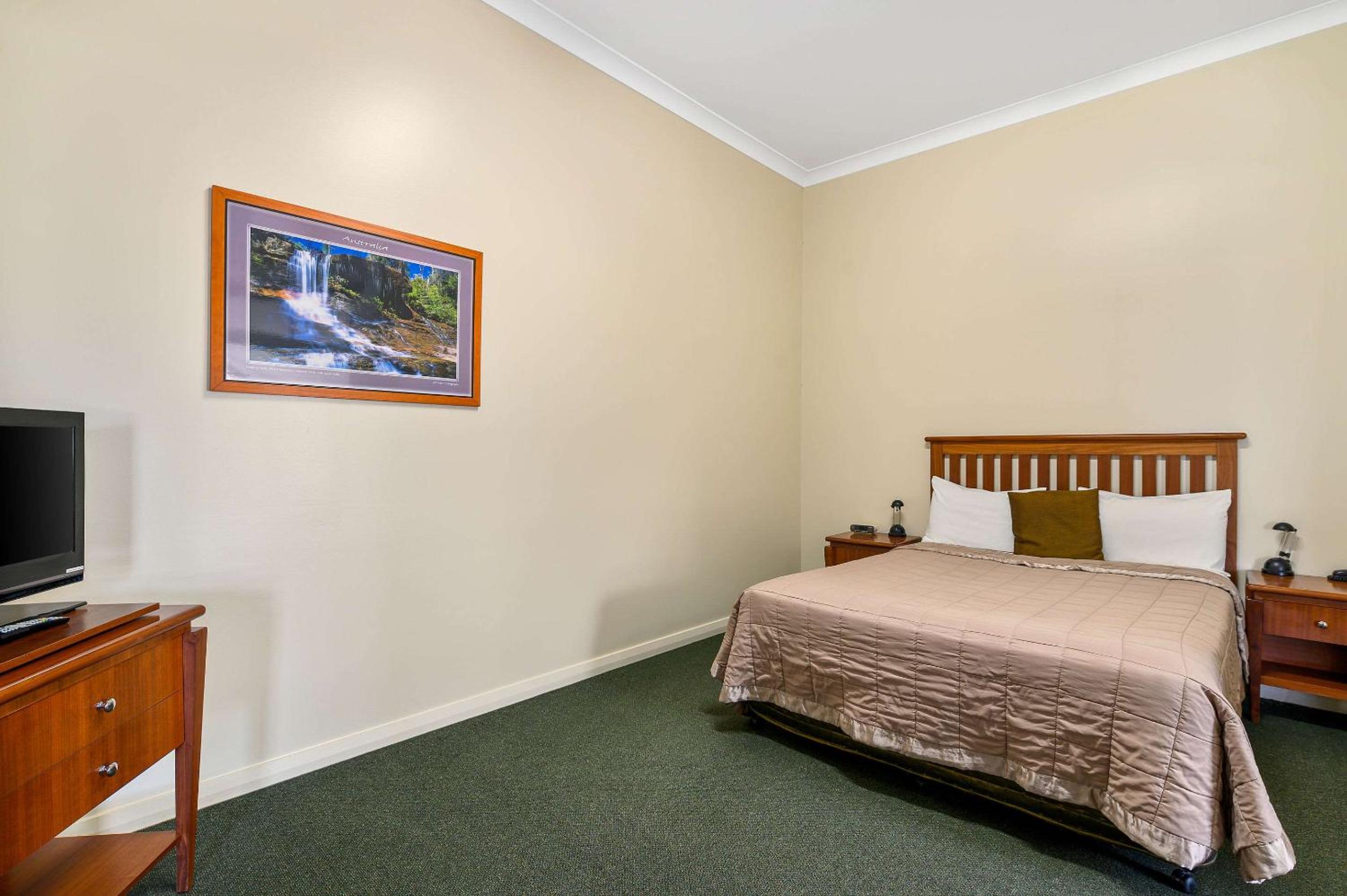 Family Room - Photo 6