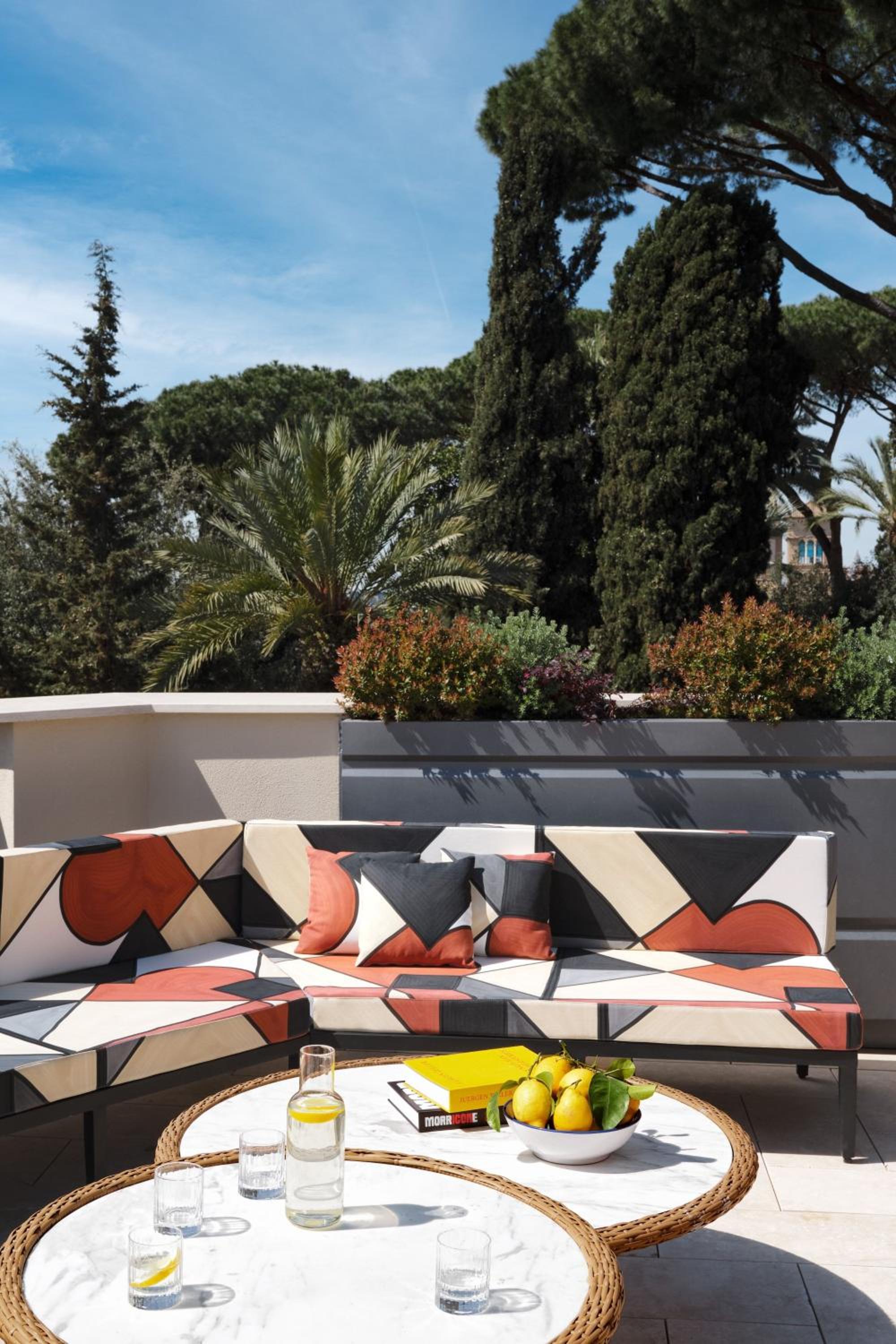 Penthouse One Bedroom King Suite with Roof Top Terrace