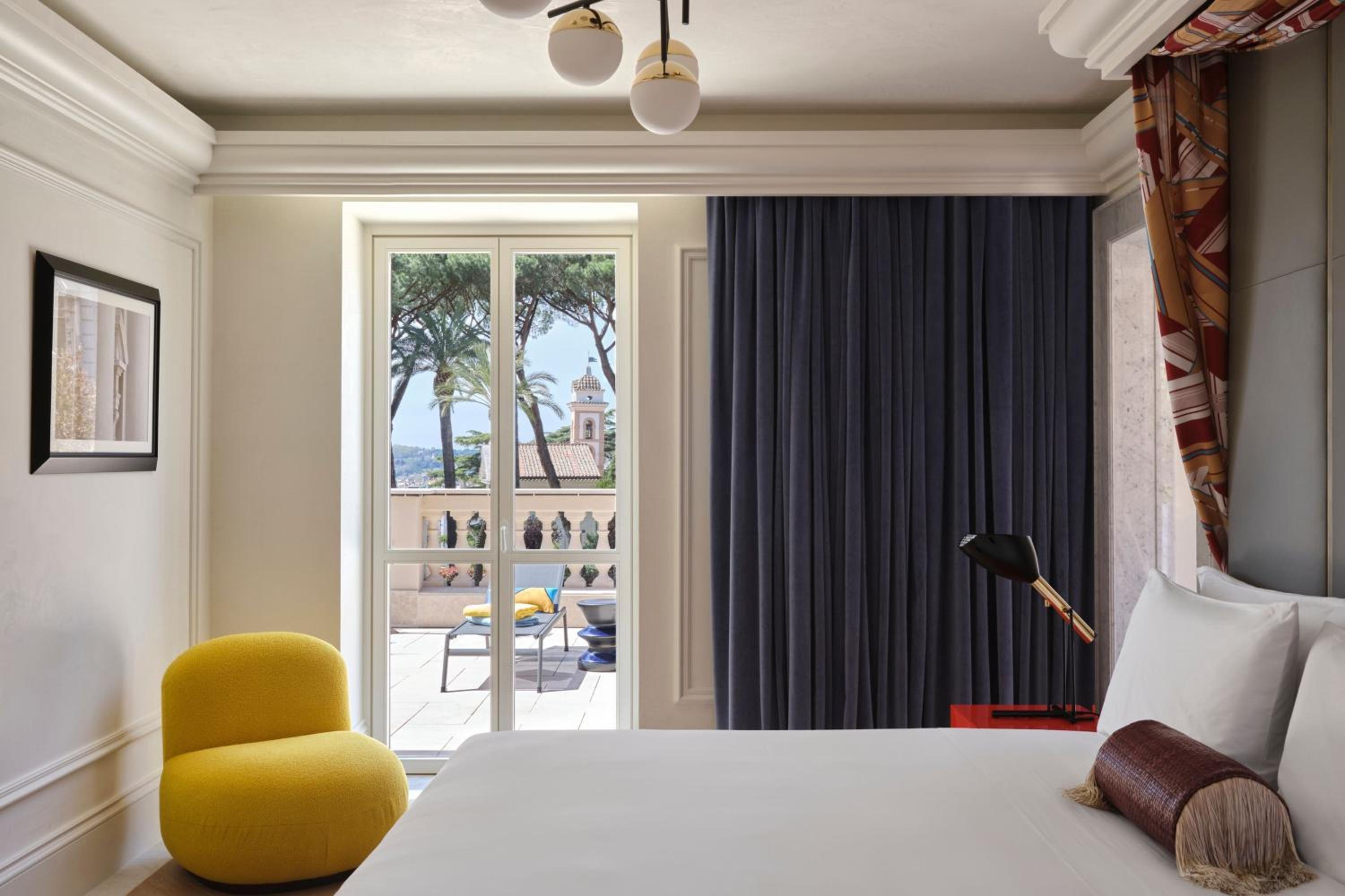 Penthouse One Bedroom King Suite with Roof Top Terrace