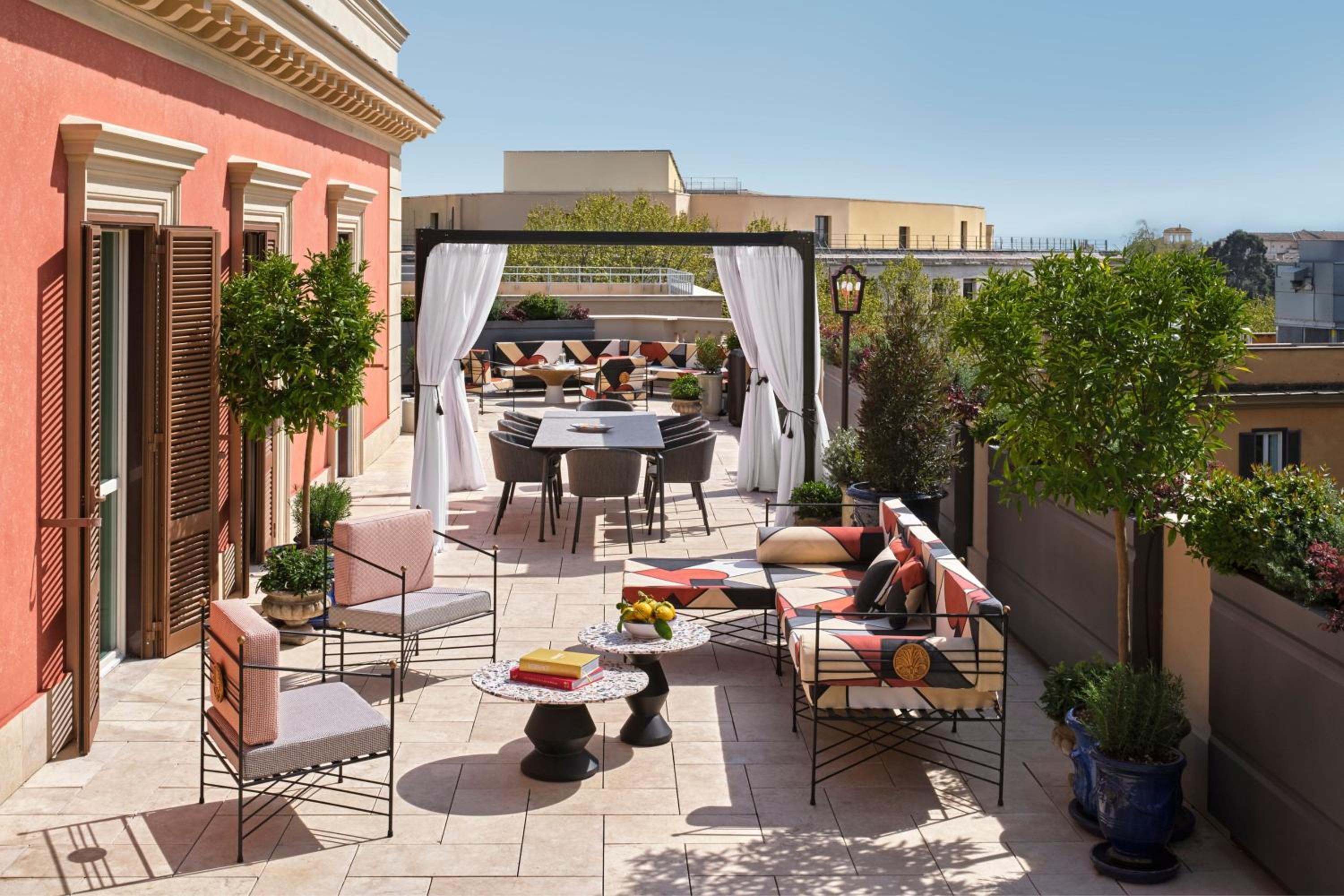 Penthouse One Bedroom King Suite with Roof Top Terrace