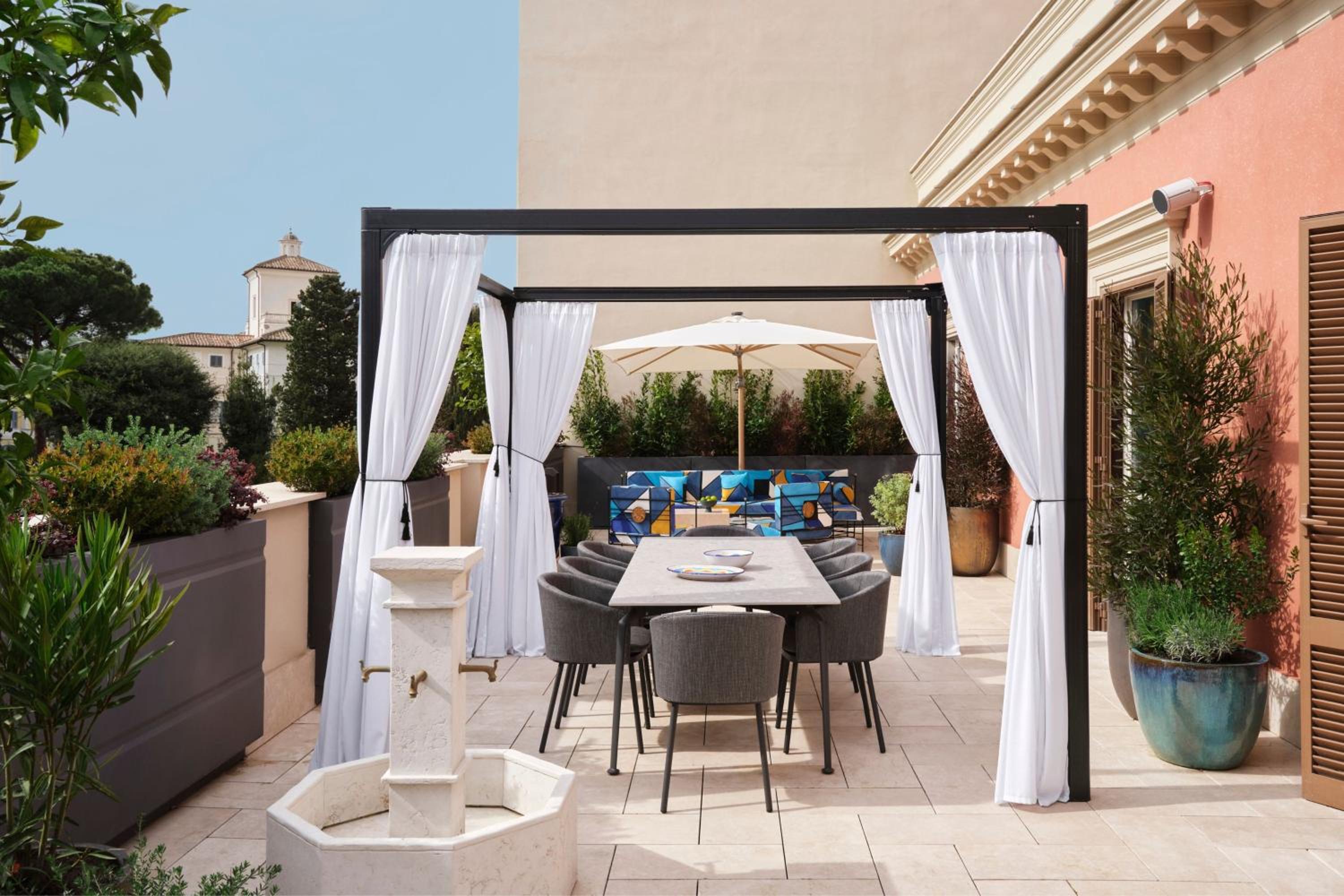 Supreme King Suite with Roof Top Terrace