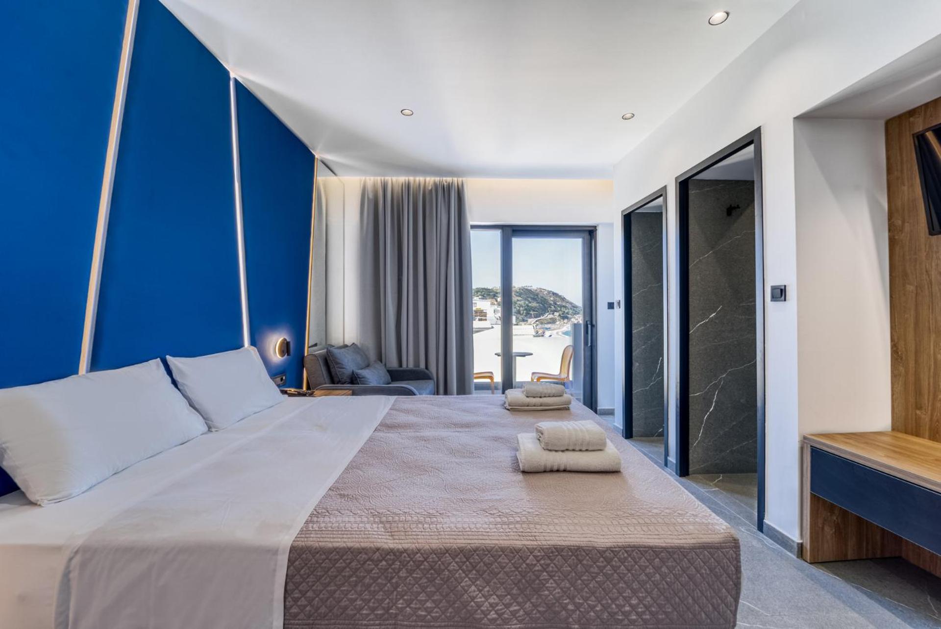 Deluxe Double Room with Side Sea View photo 1