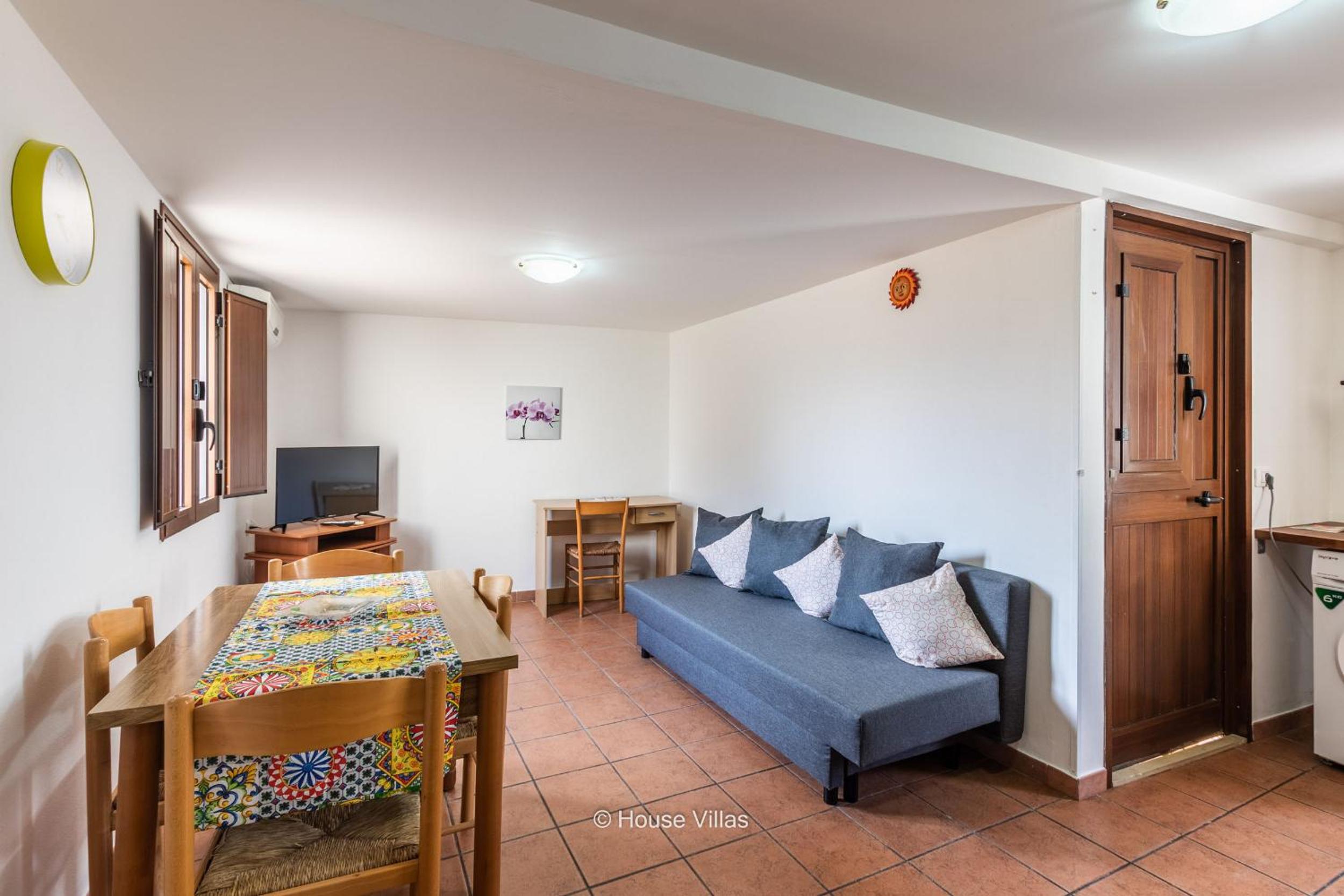 One-Bedroom Apartment