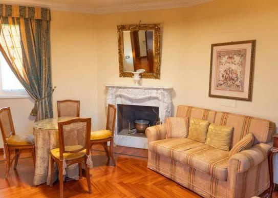 Presidential Suite thumbnail 5