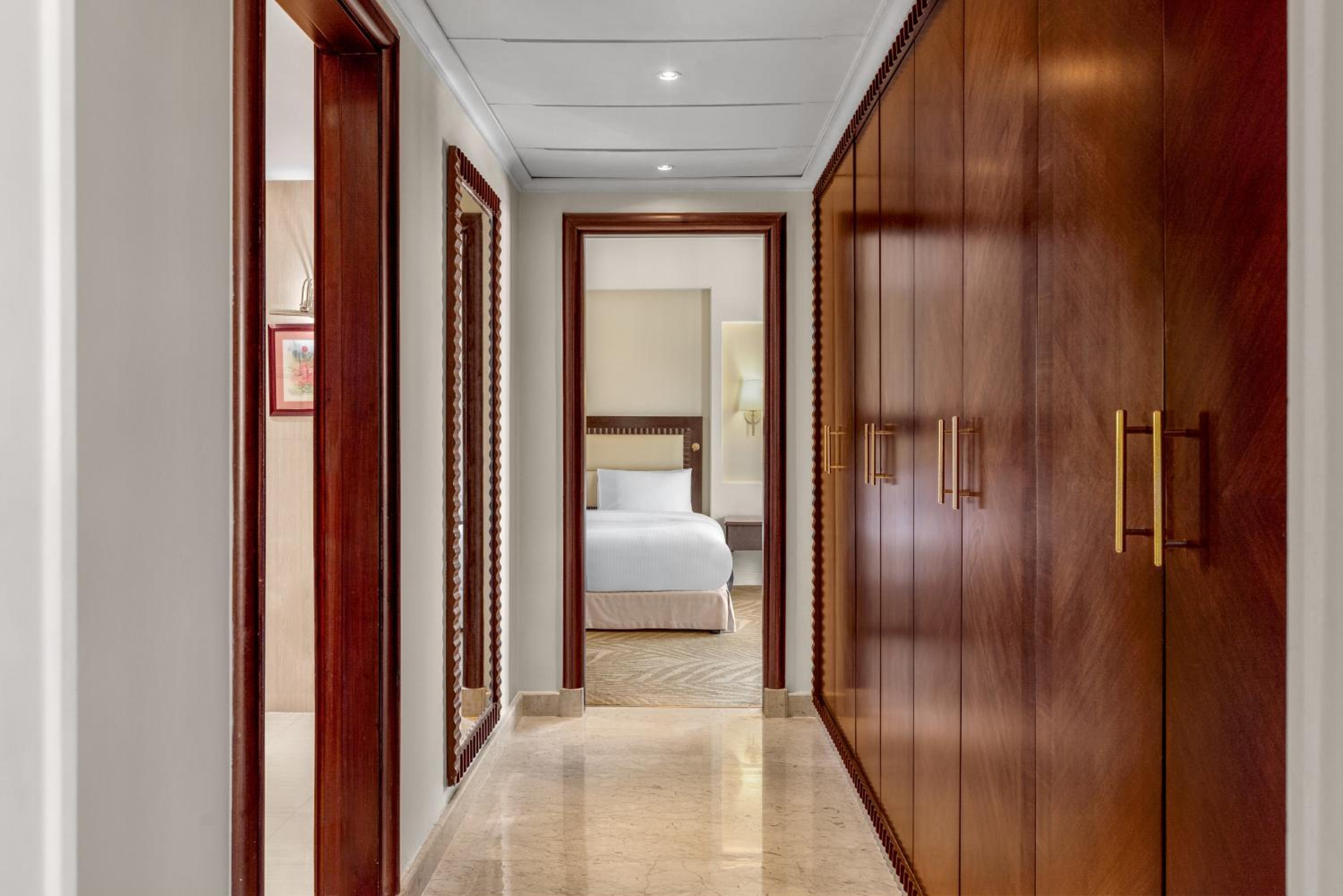 Available room thumbnail 5