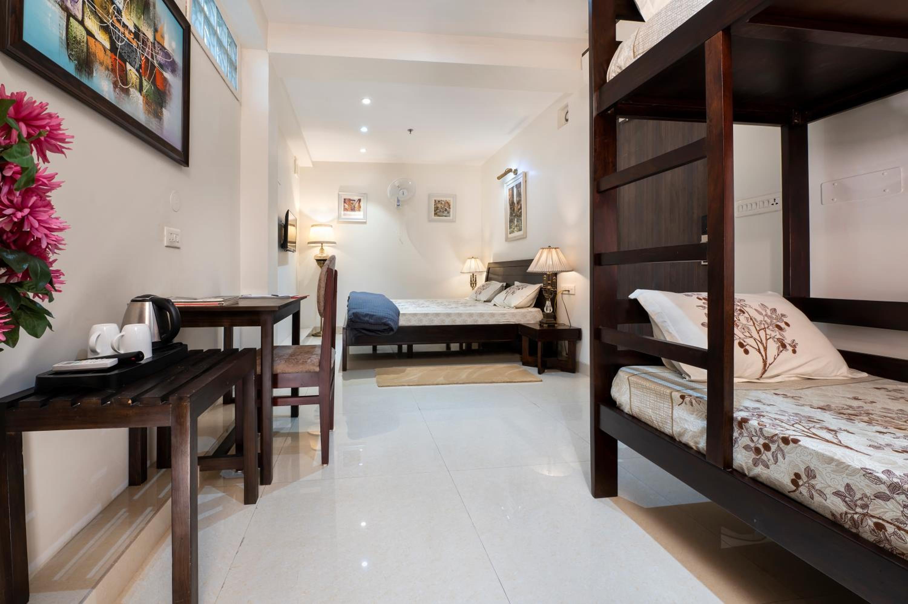 Quadruple Room with Private Bathroom - Photo 1