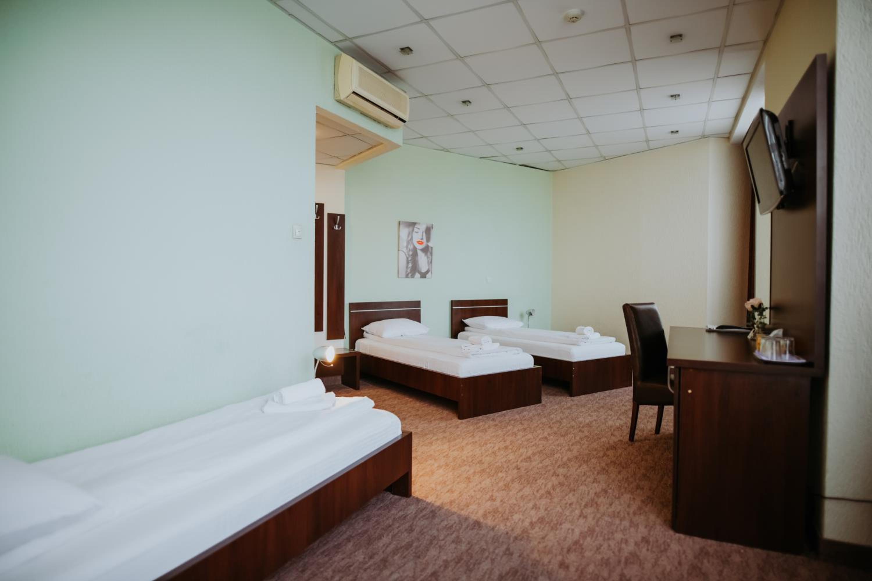 Triple Room - Photo 3